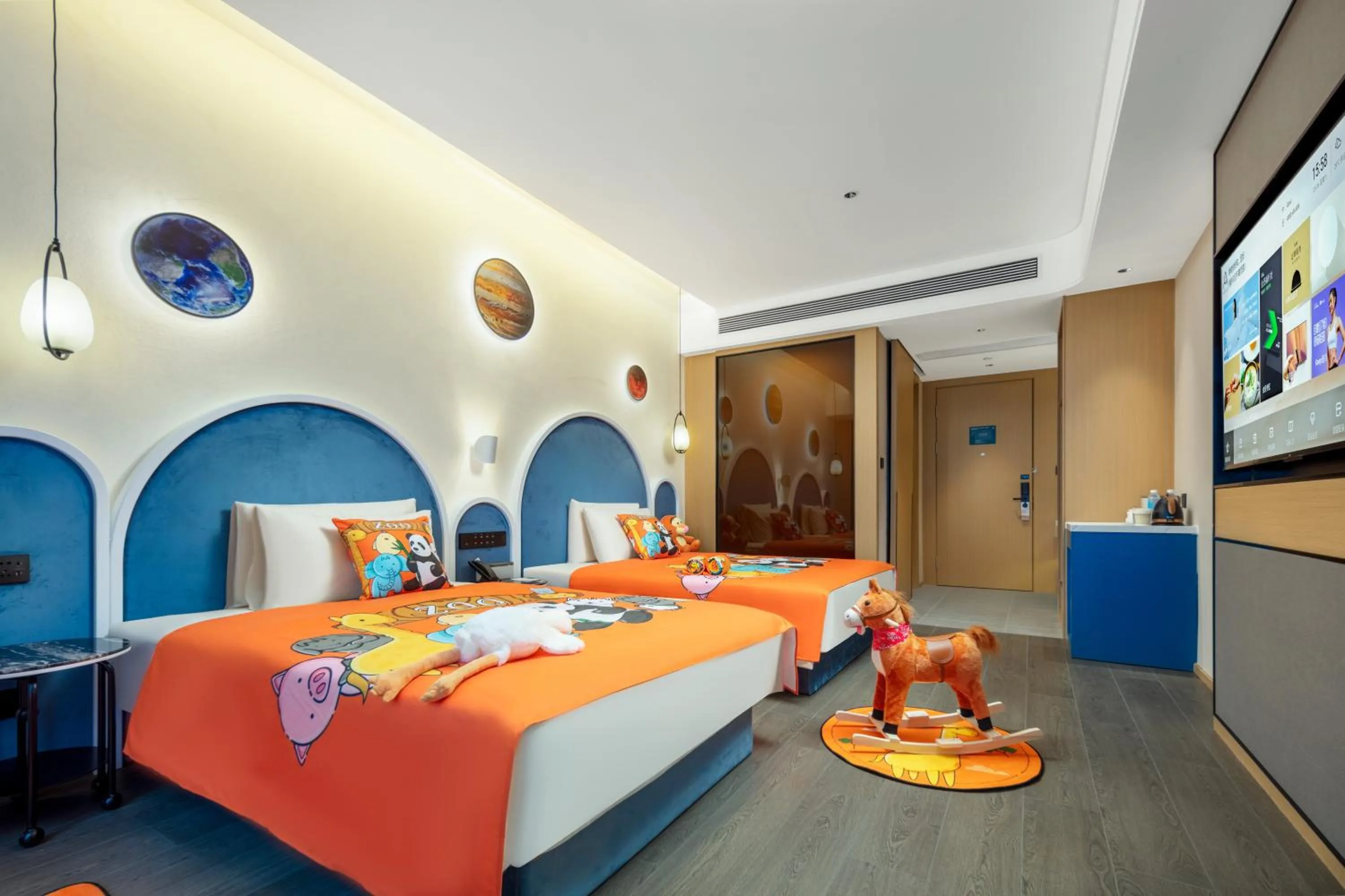 Photo of the whole room, Bed in Atour Hotel Meizhou West Station R&F Center