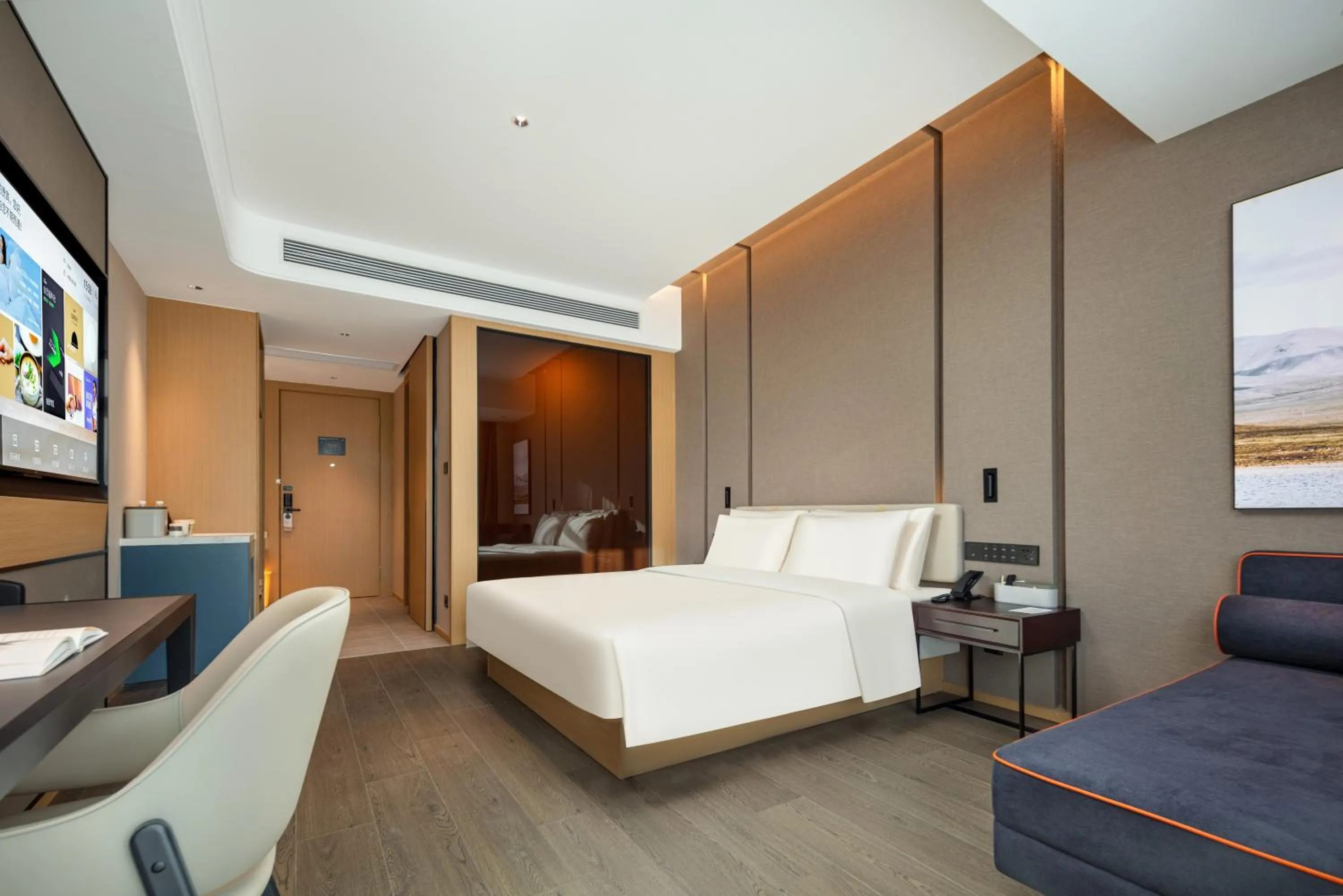 Photo of the whole room, Bed in Atour Hotel Meizhou West Station R&F Center