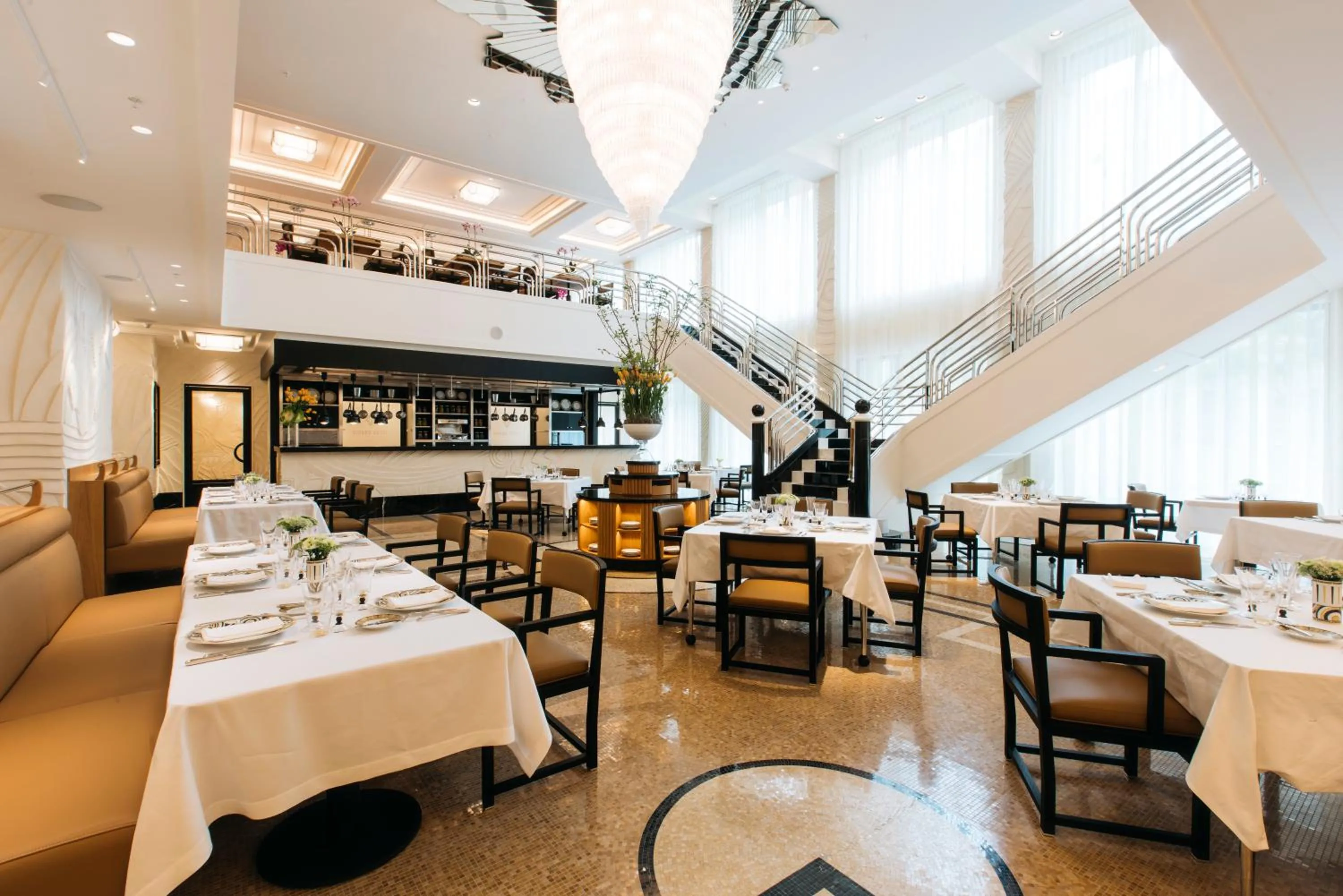 Restaurant/places to eat in Dinamo Hotel Baku