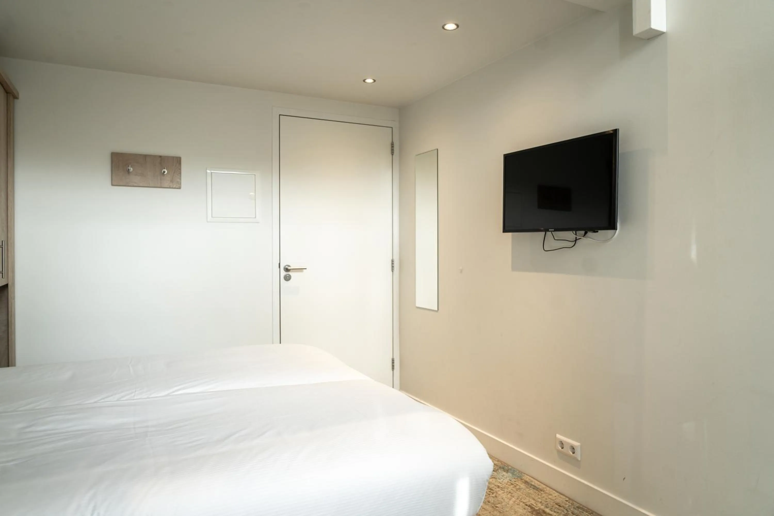 TV and multimedia, Bed in Het Hart van Weesp