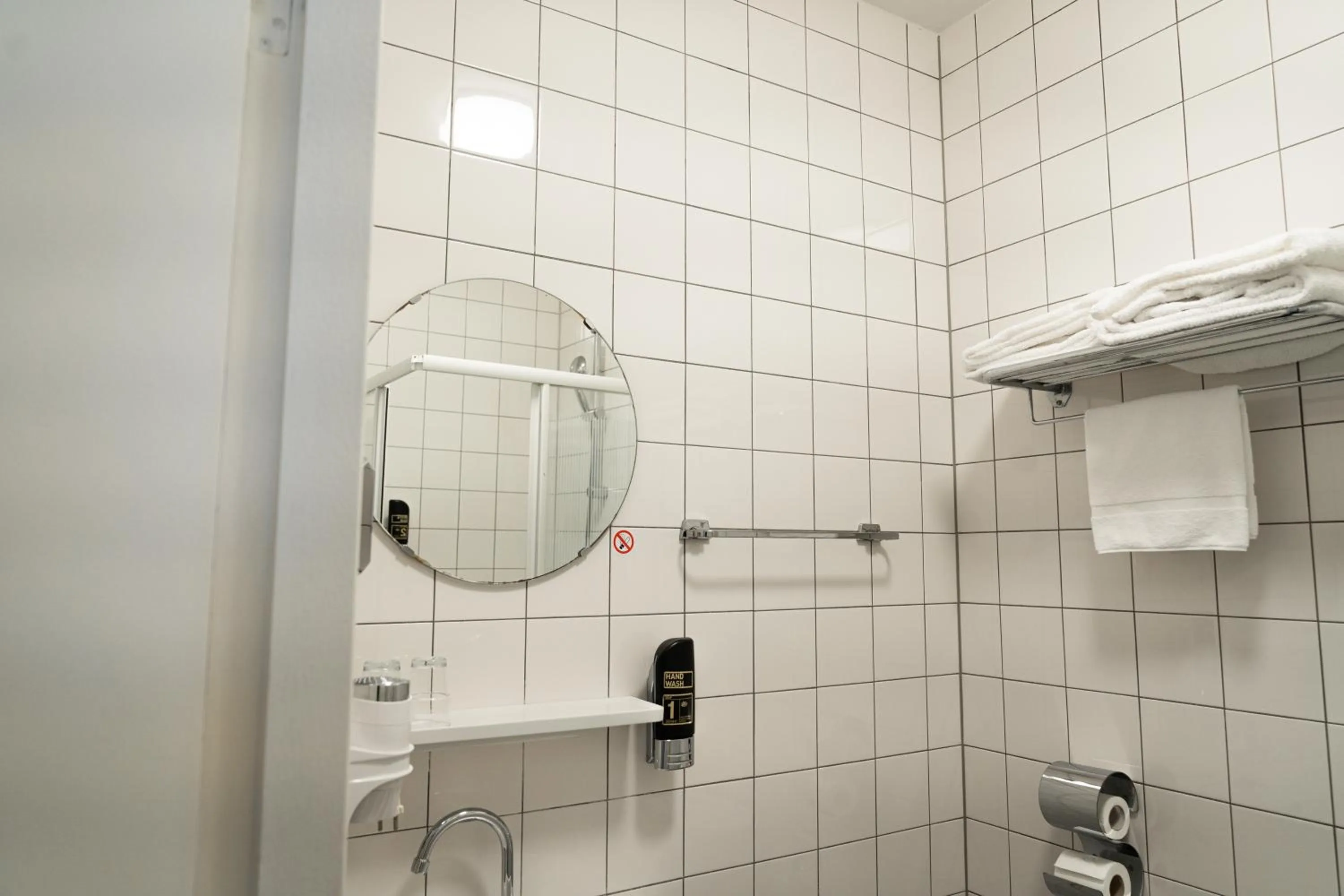 Bathroom in Het Hart van Weesp