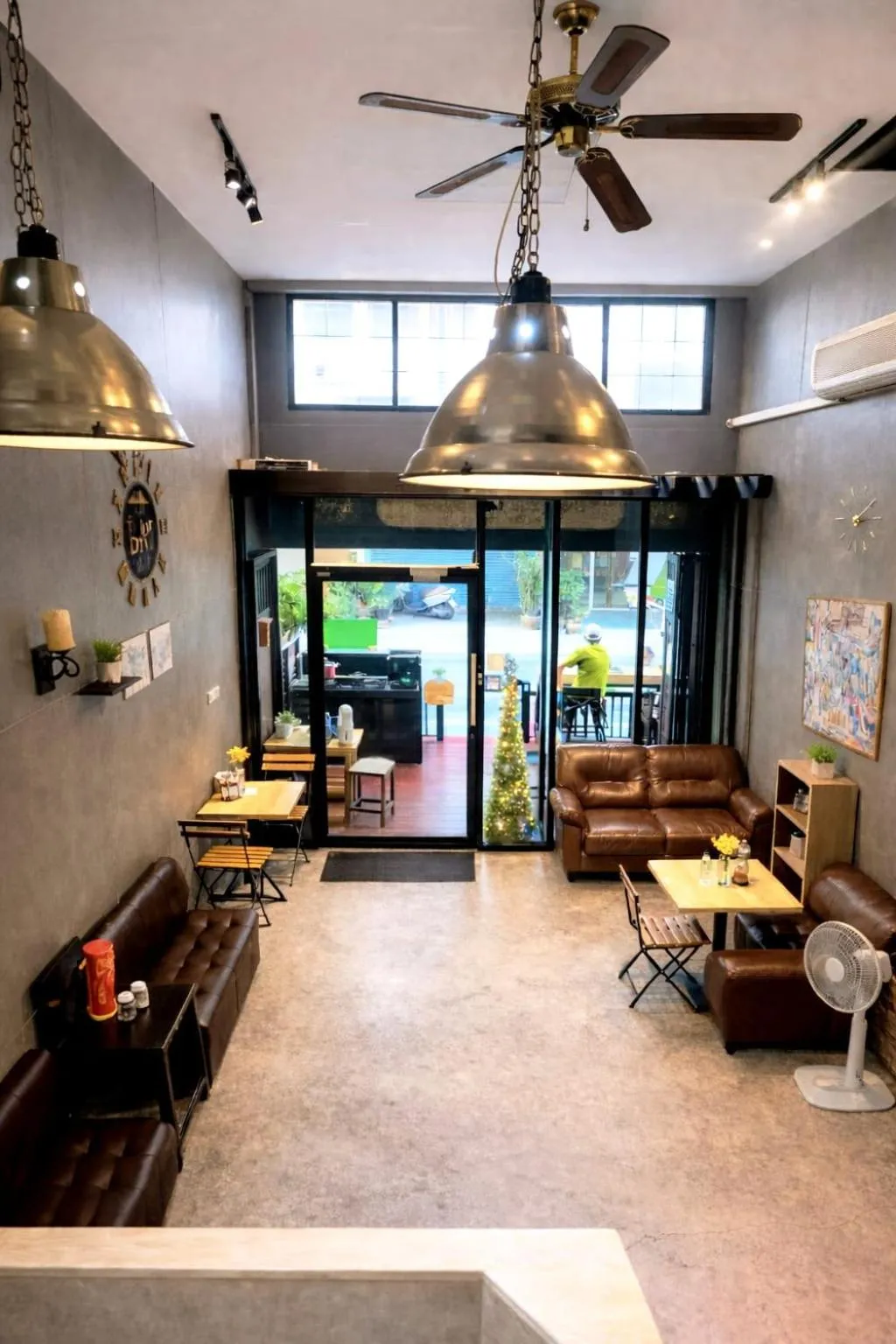 Restaurant/places to eat in BM Loft On Nut & Massage