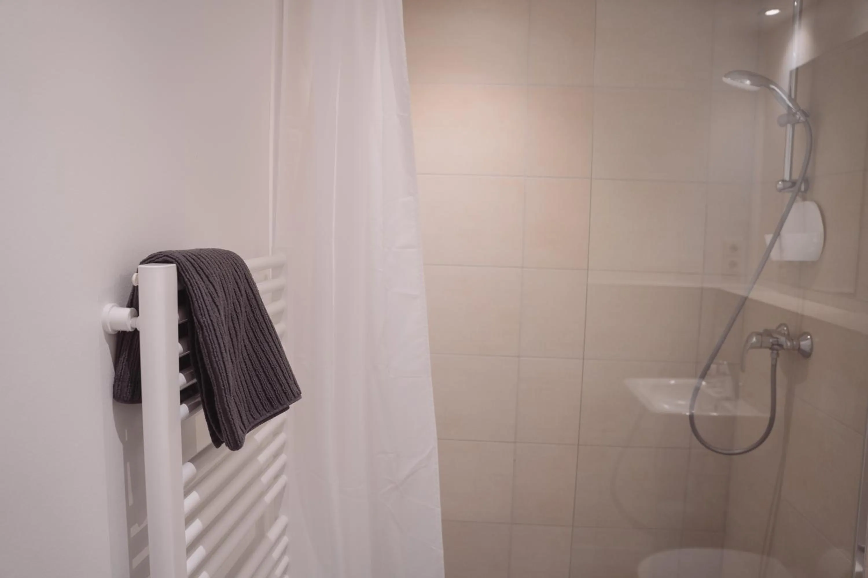 Shower in NEOApartments