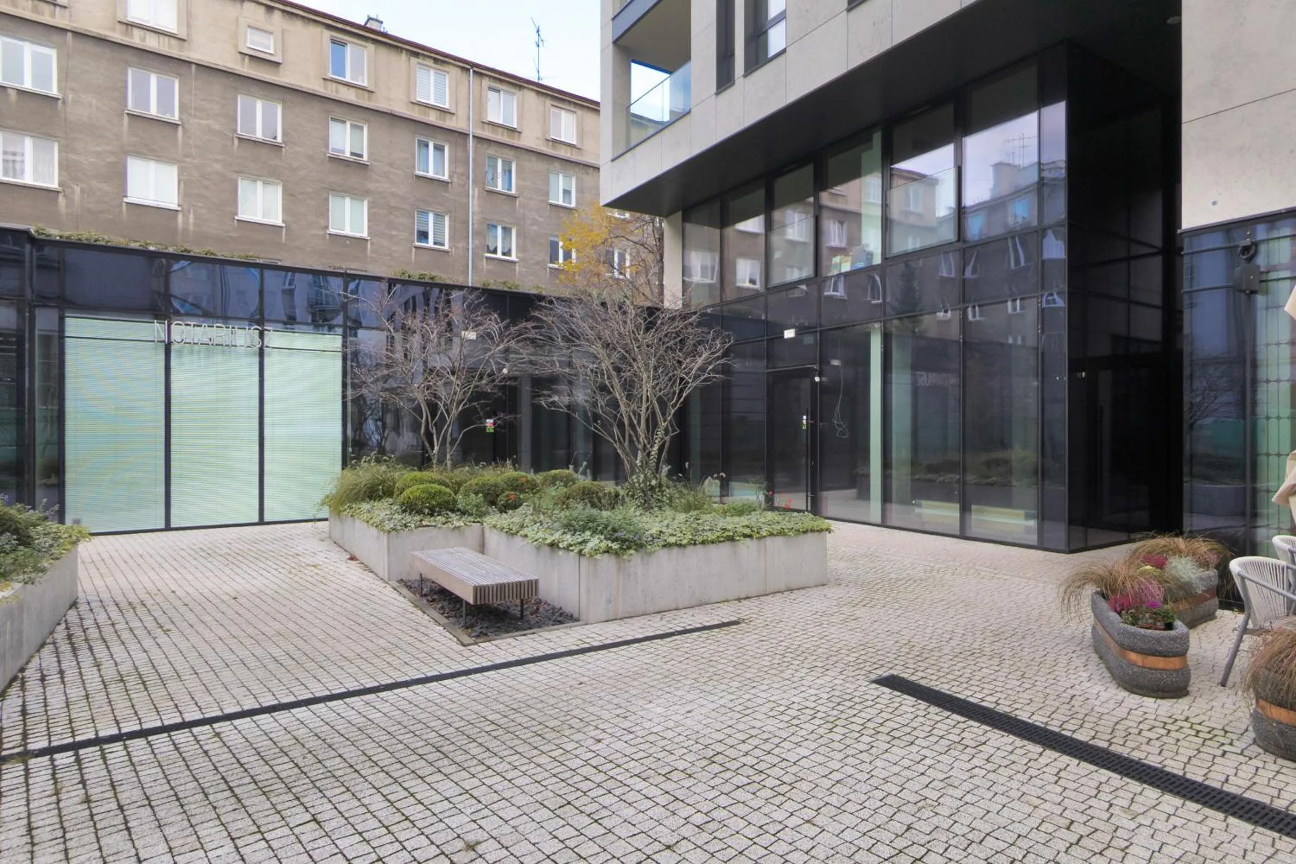 Luxurious Apartment with Two Bedrooms and Parking in Gdynia by Noclegi Renters