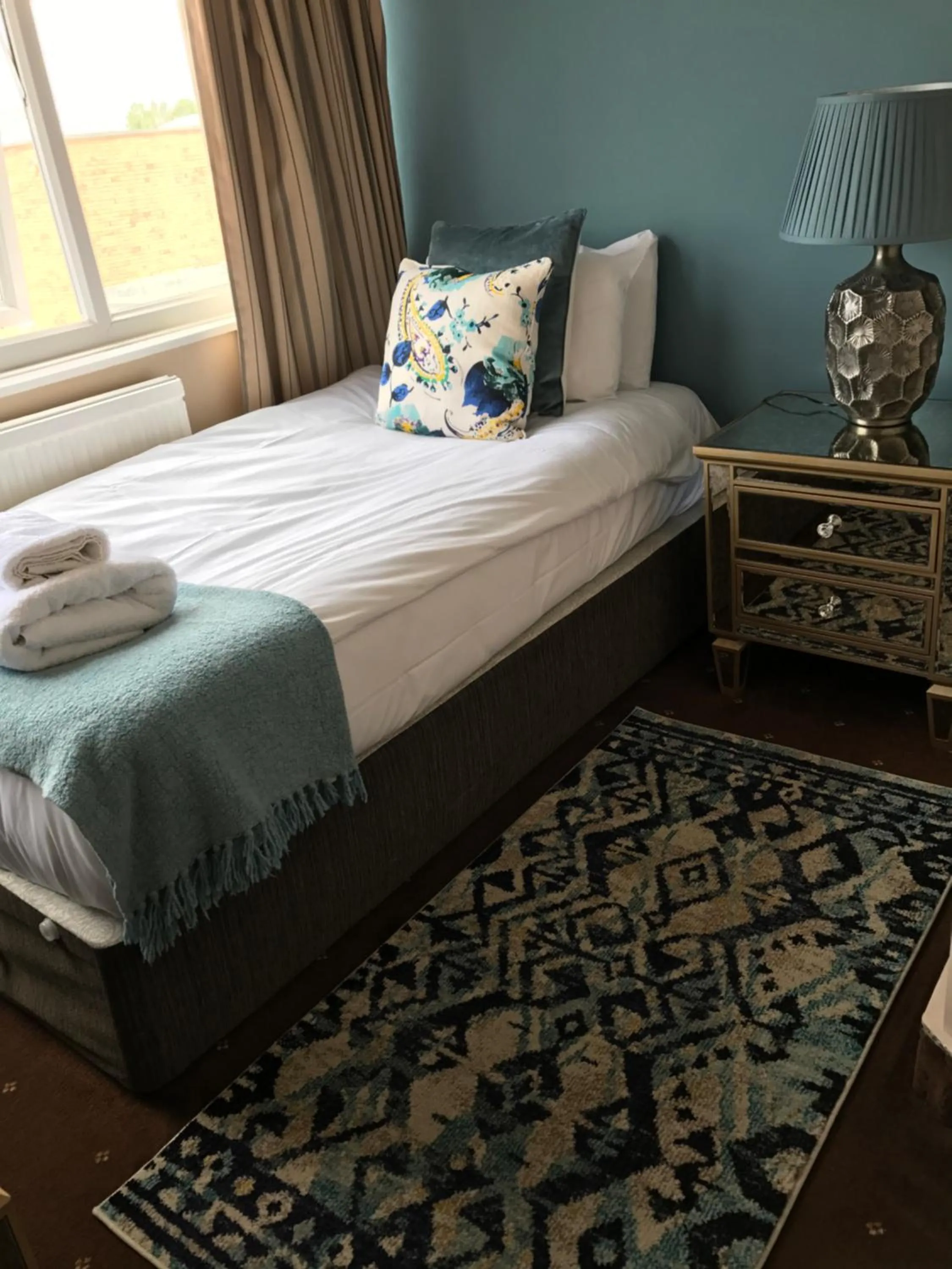 Bed in Hotel Wroxham