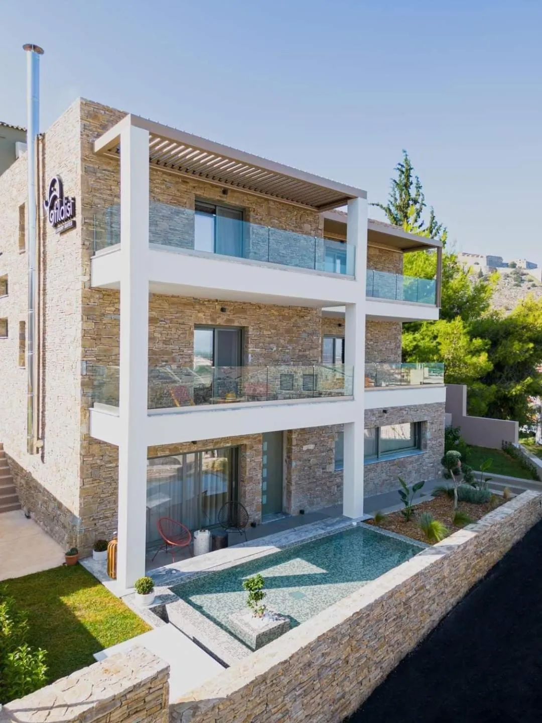 Property building in Fildisi luxury suites