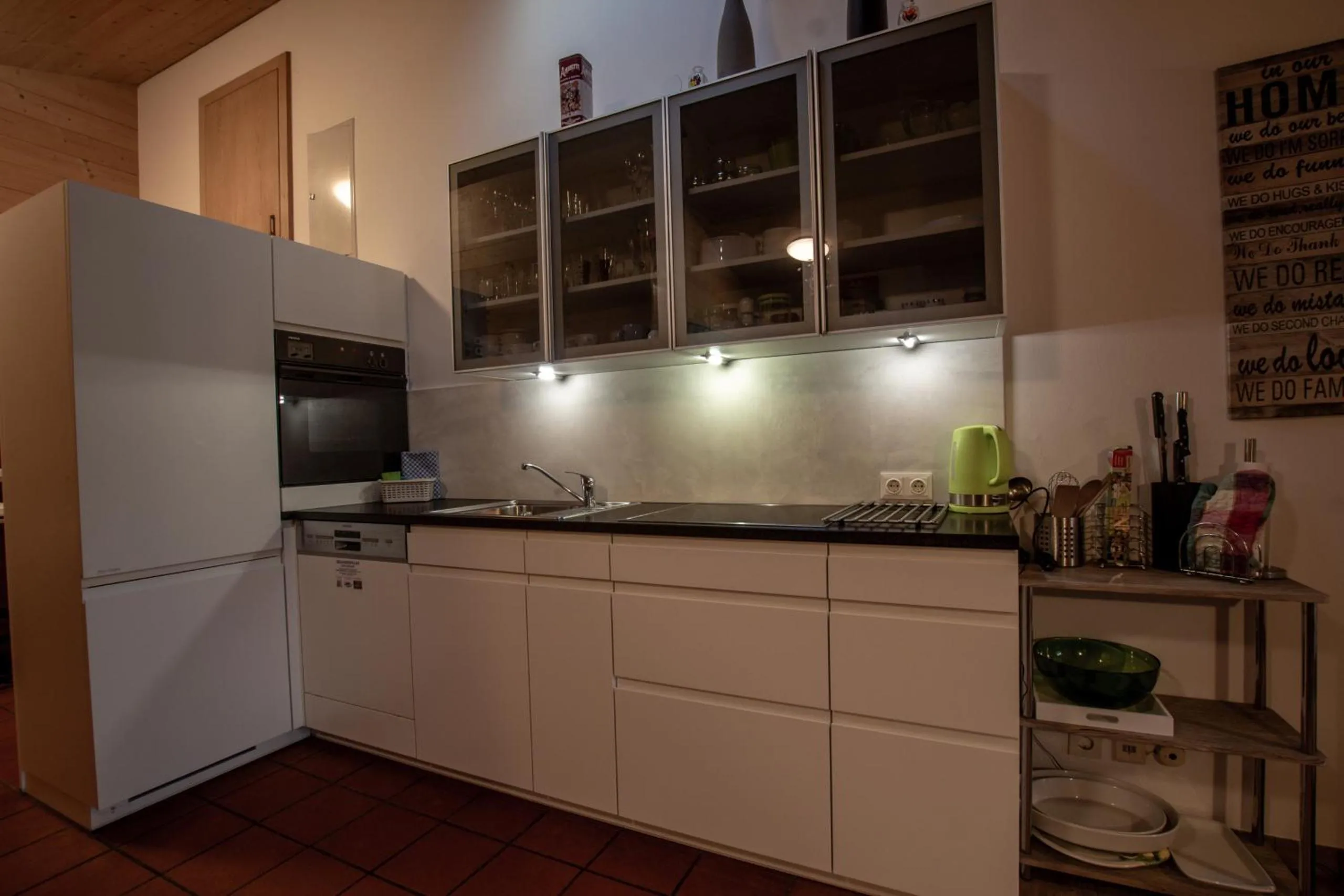 Kitchen or kitchenette in Lake and Mountain View