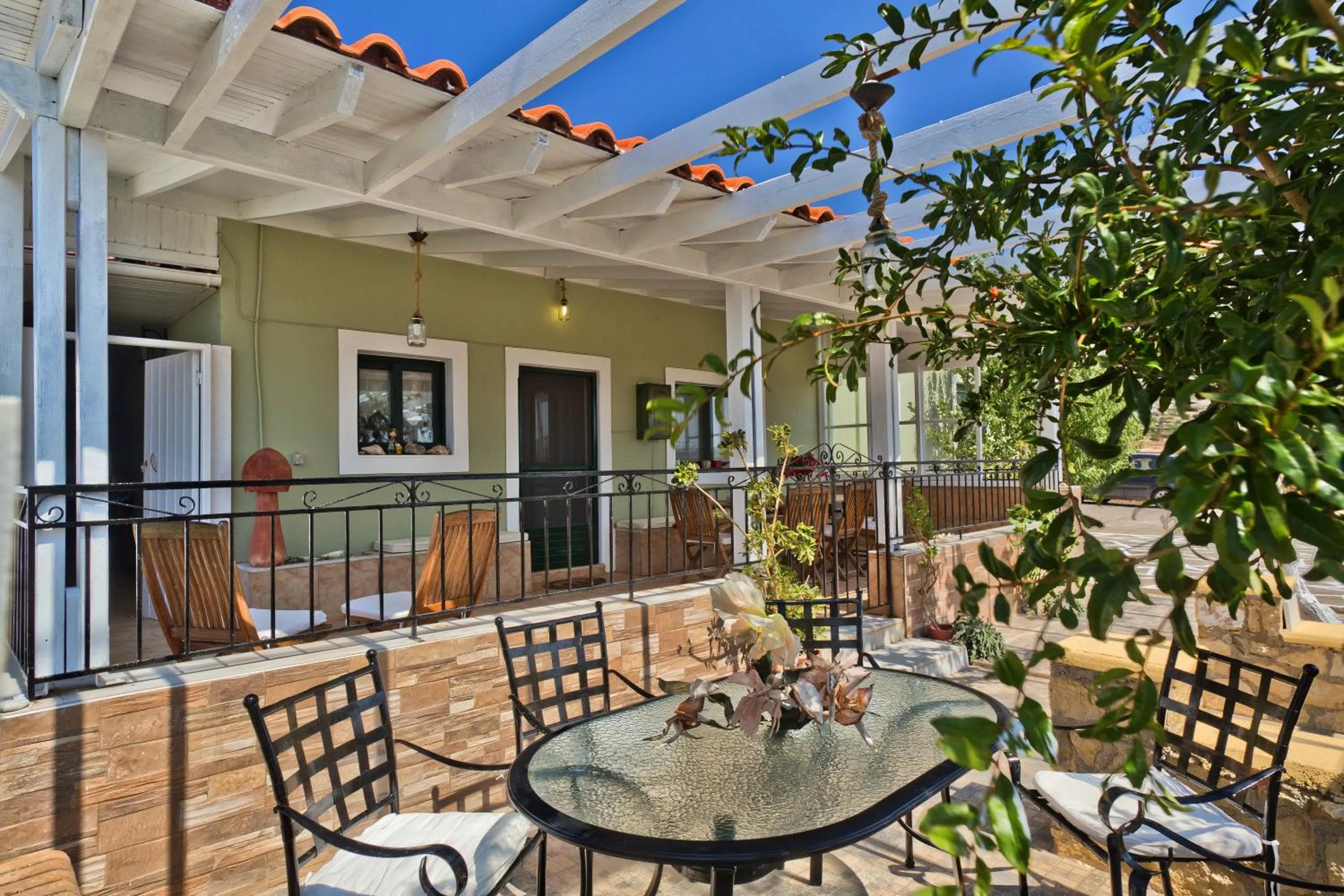 Property building in Villa Ntora