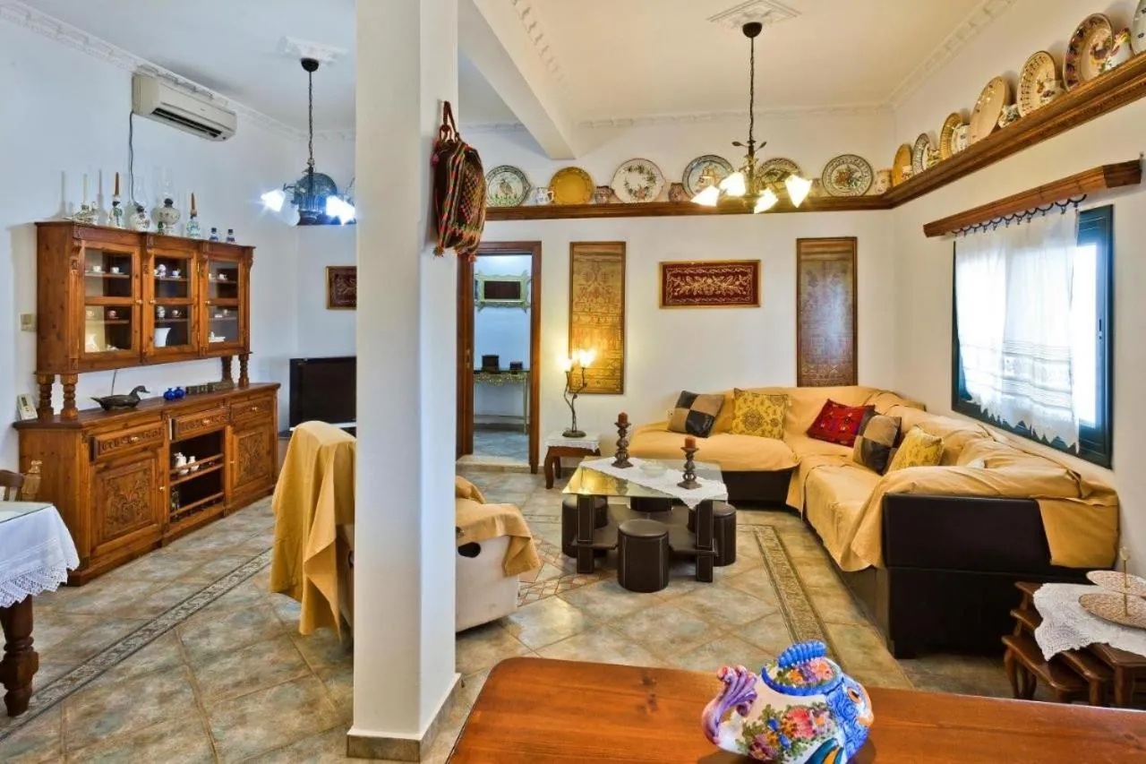 Property building, Bed in Villa Ntora