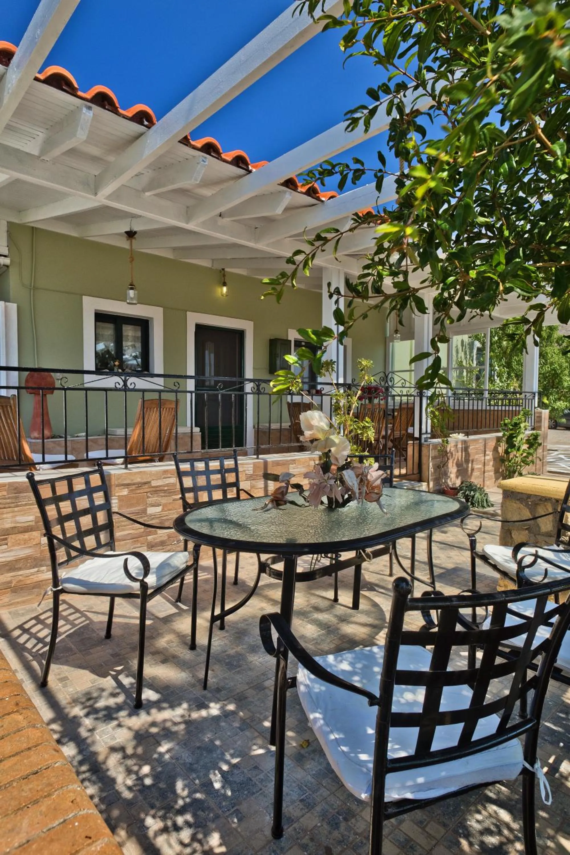 Property building in Villa Ntora