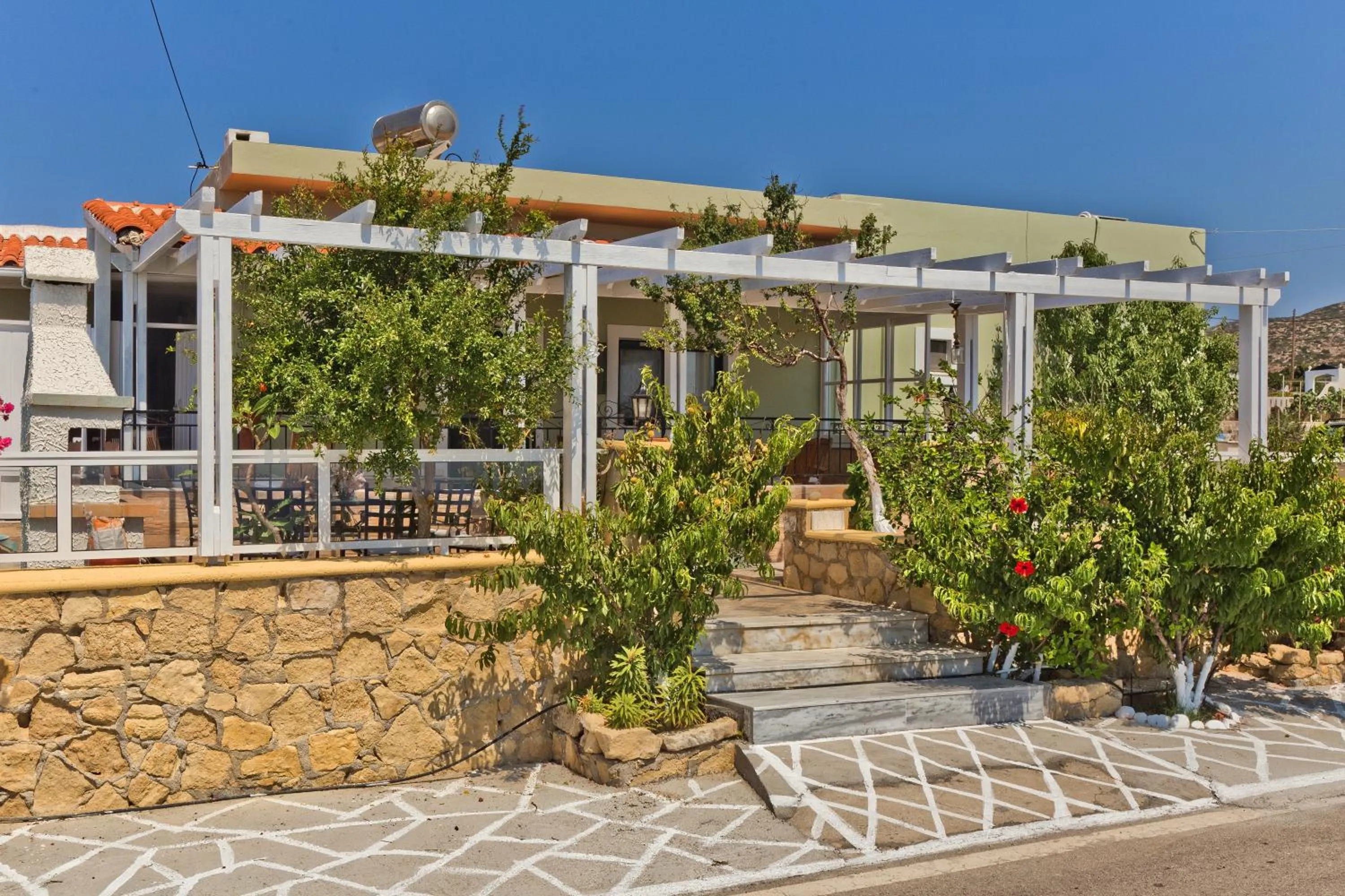 Property building in Villa Ntora
