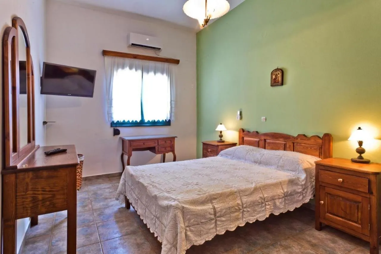 Property building, Bed in Villa Ntora