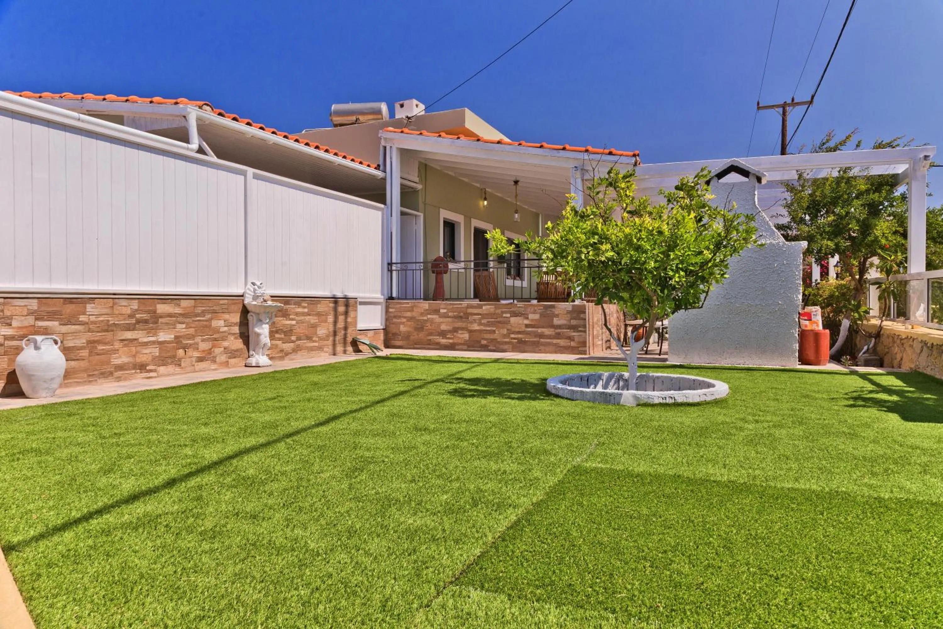 Property building in Villa Ntora