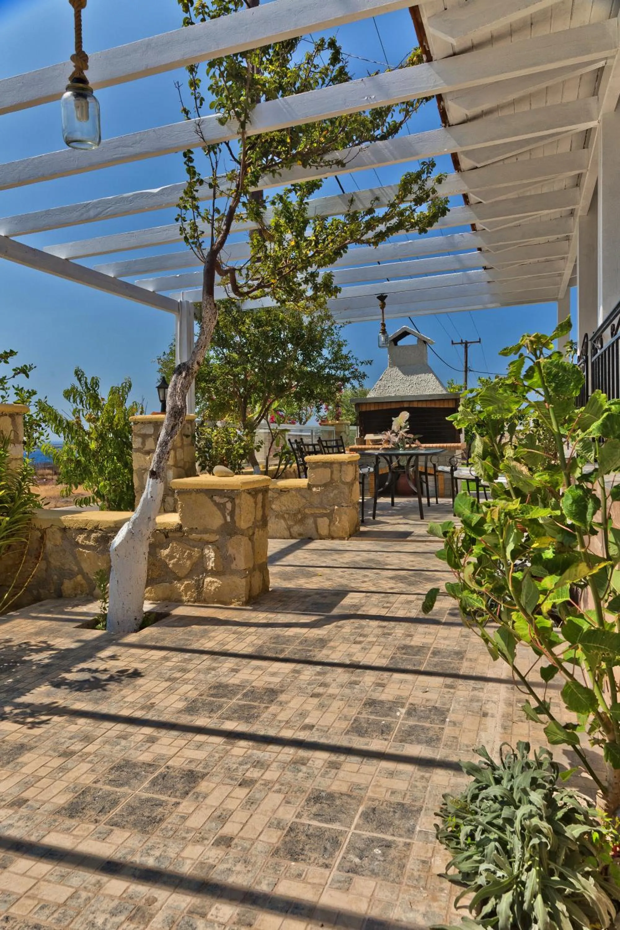 Property building in Villa Ntora