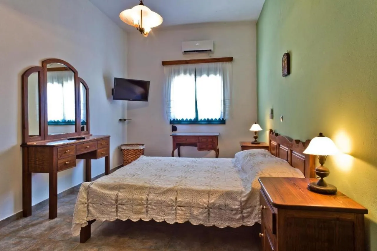 Property building, Bed in Villa Ntora