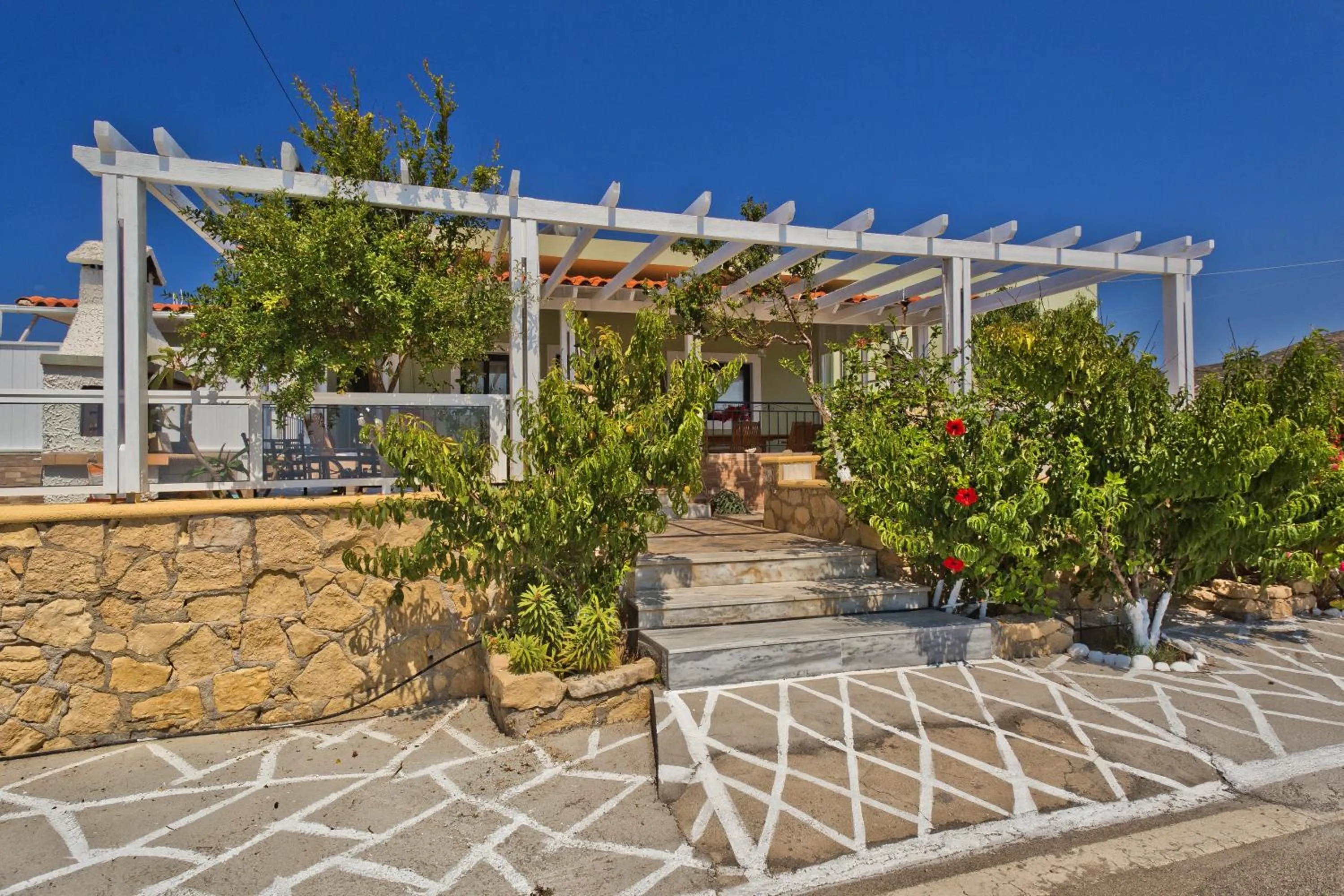Property building in Villa Ntora