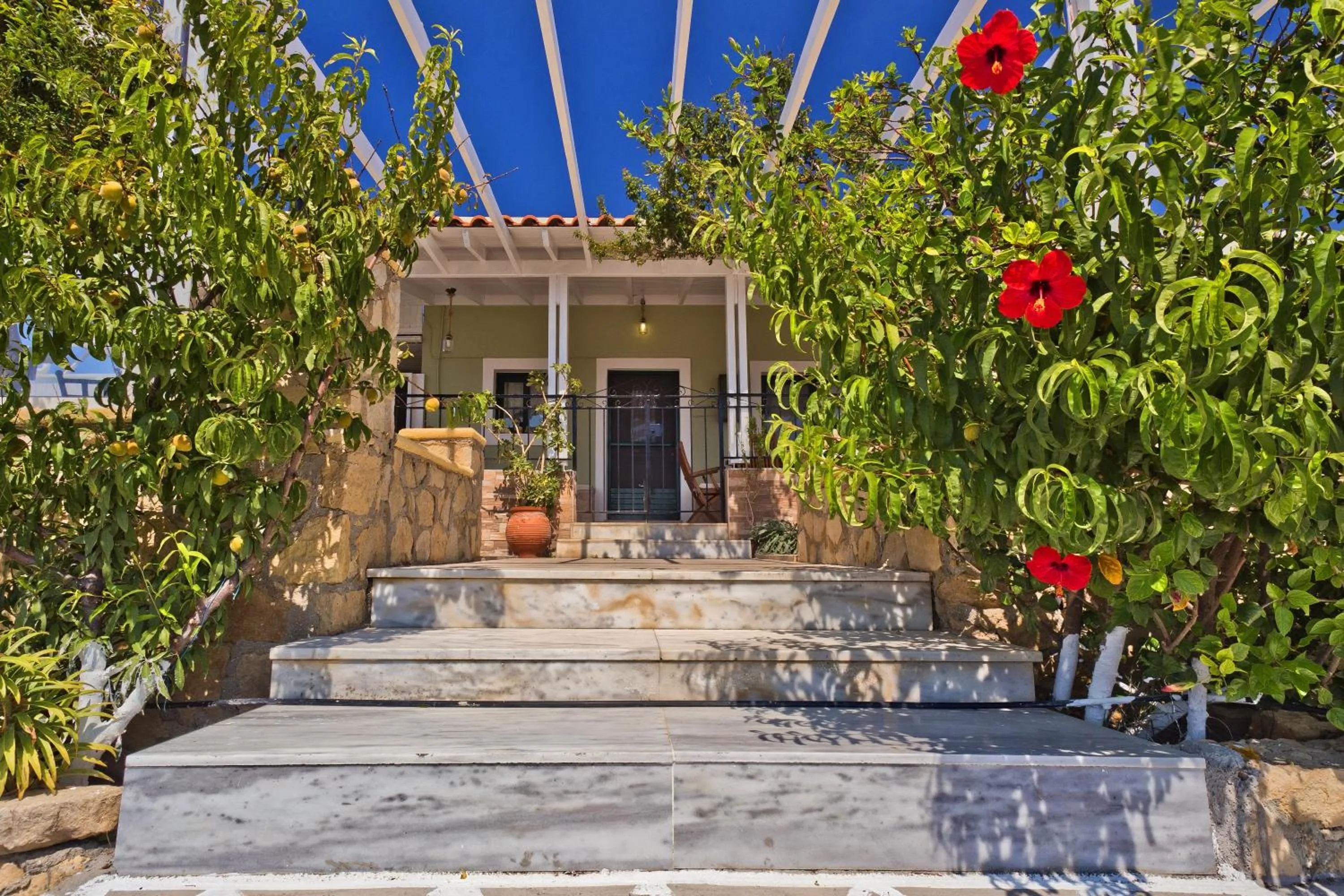 Property building in Villa Ntora