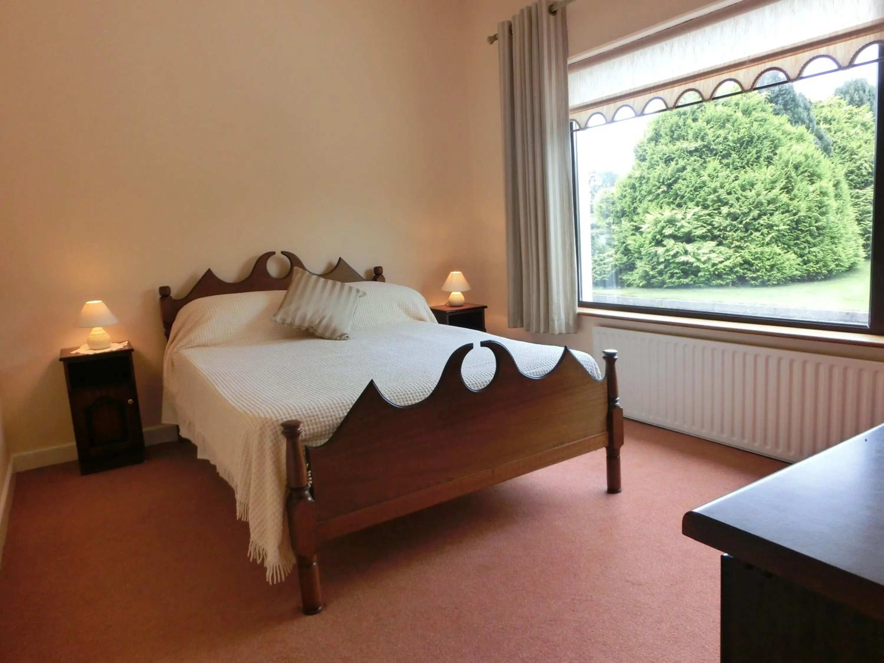 Spring, Bed in Palmgrove Bed & Breakfast