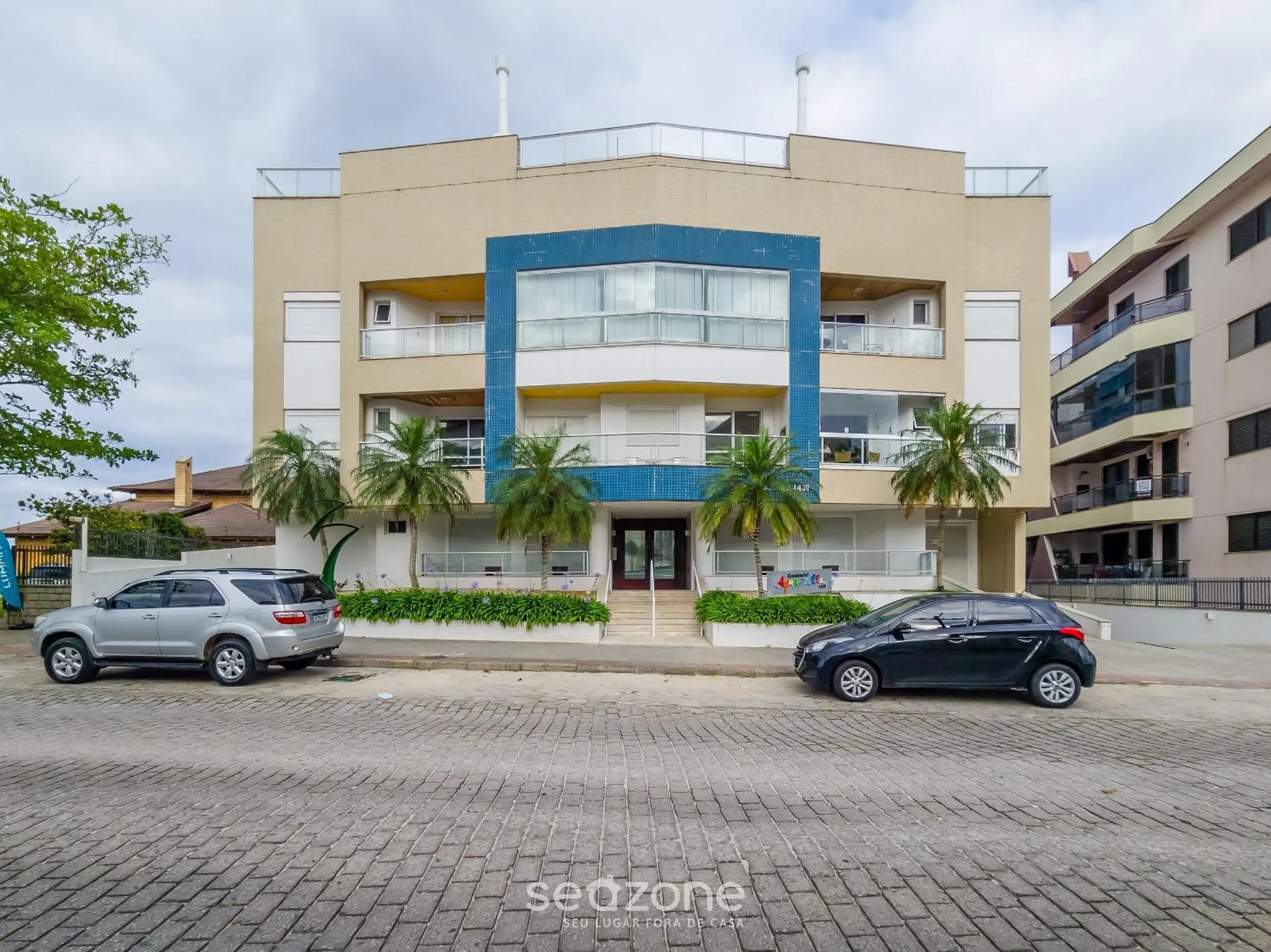Facade/entrance in Condomínio Pé na Areia c/ Piscina em Florianópolis - EAR