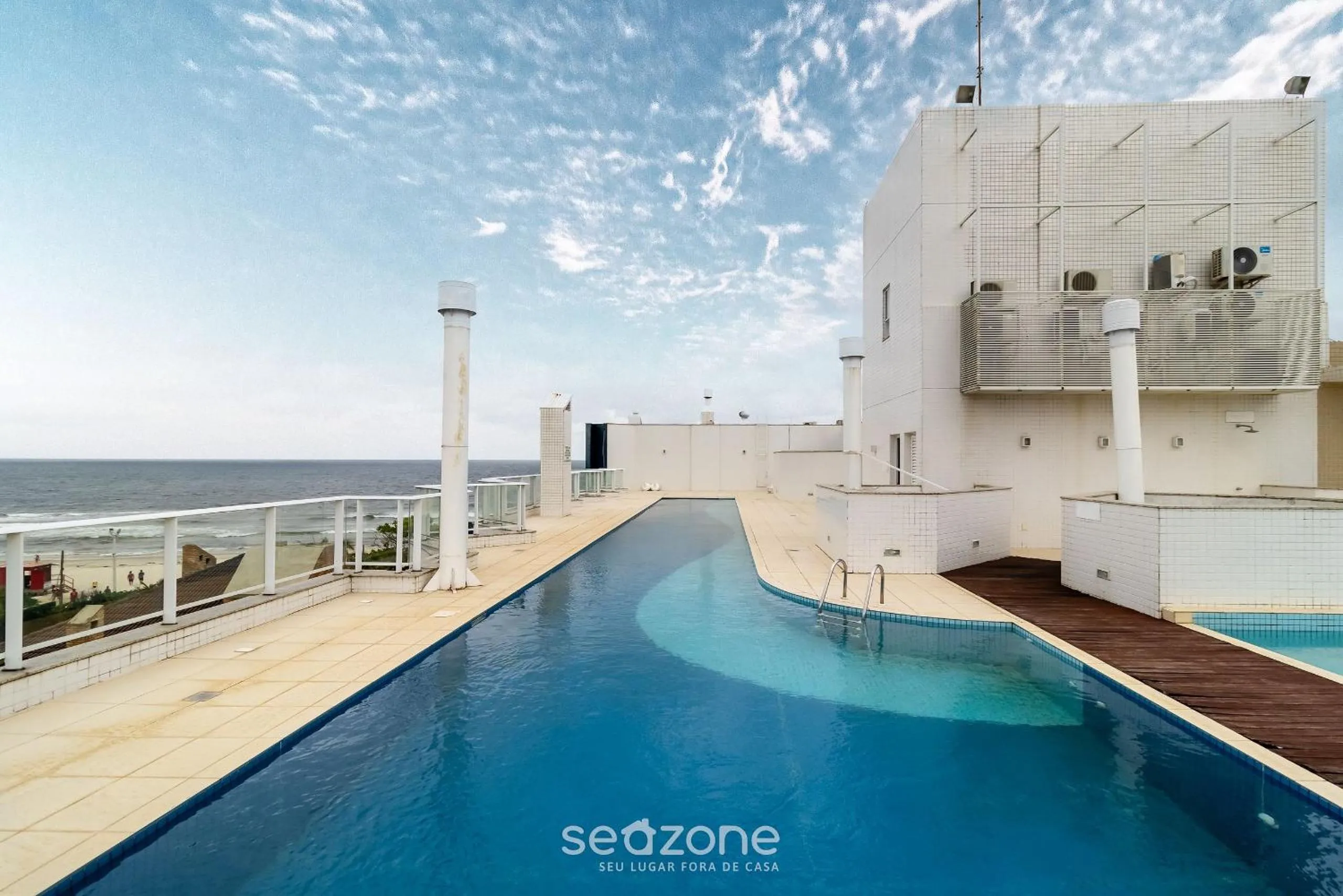 Swimming pool in Condomínio Pé na Areia c/ Piscina em Florianópolis - EAR