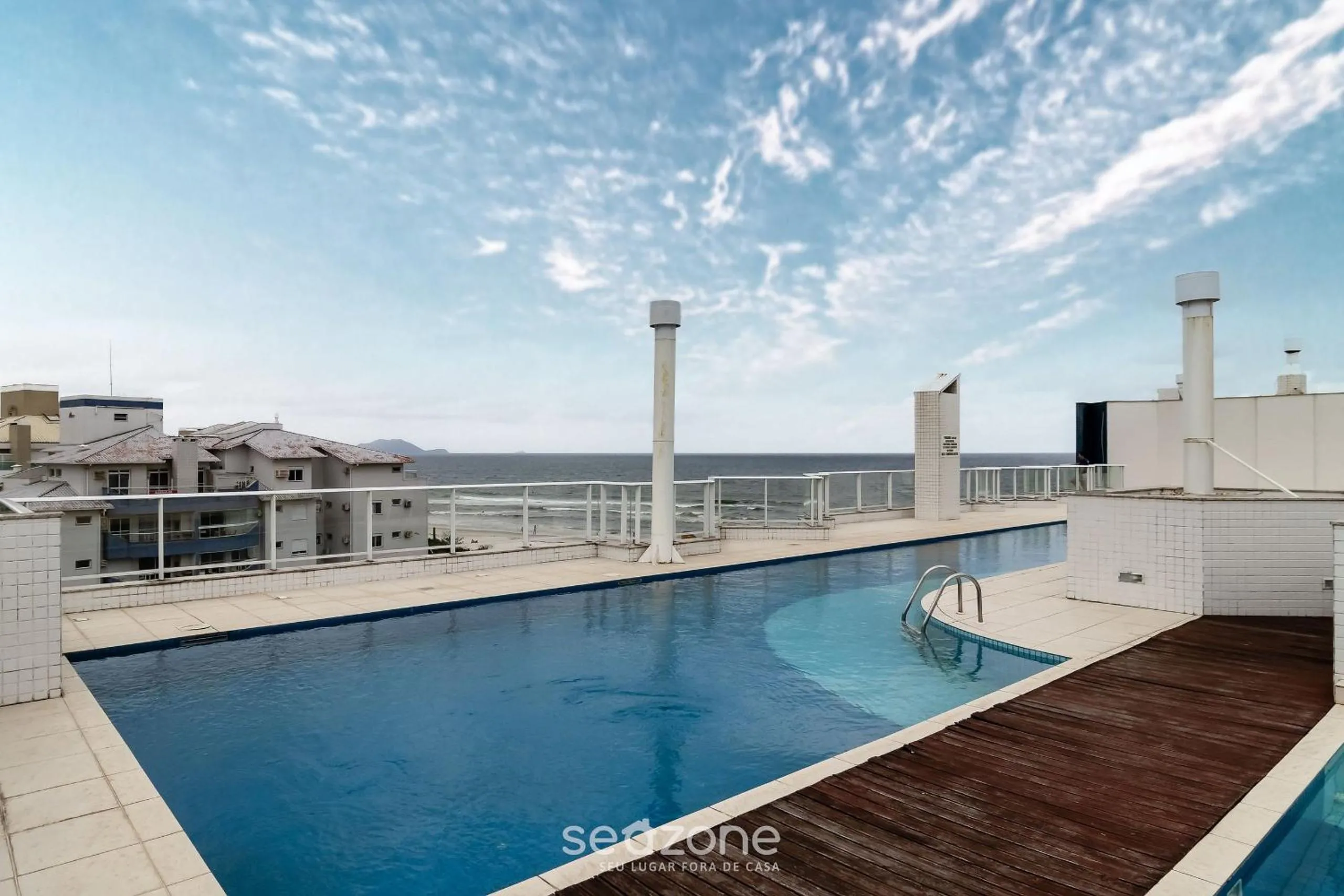 Swimming pool in Condomínio Pé na Areia c/ Piscina em Florianópolis - EAR