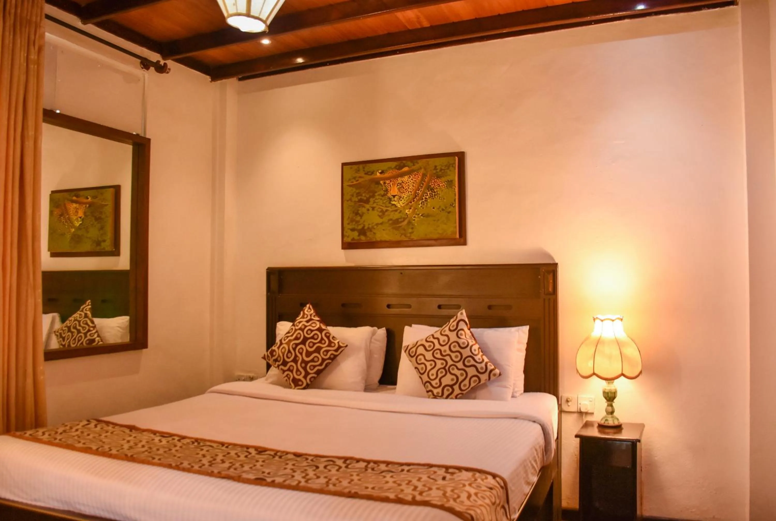 Double Room with Mountain View in Gregory's Bungalow