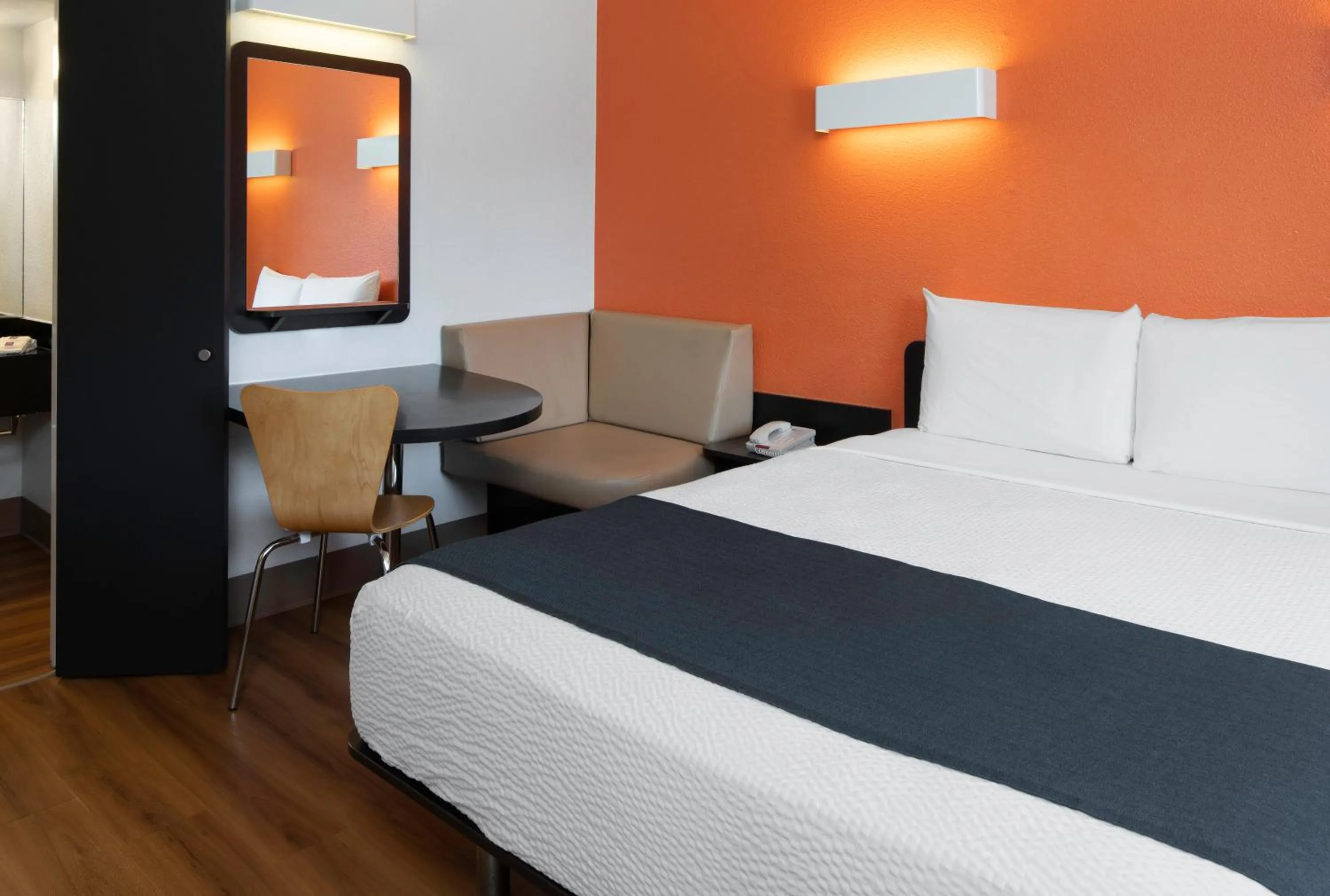 Bed in Studio 6 Suites Carpinteria, CA Santa Barbara South