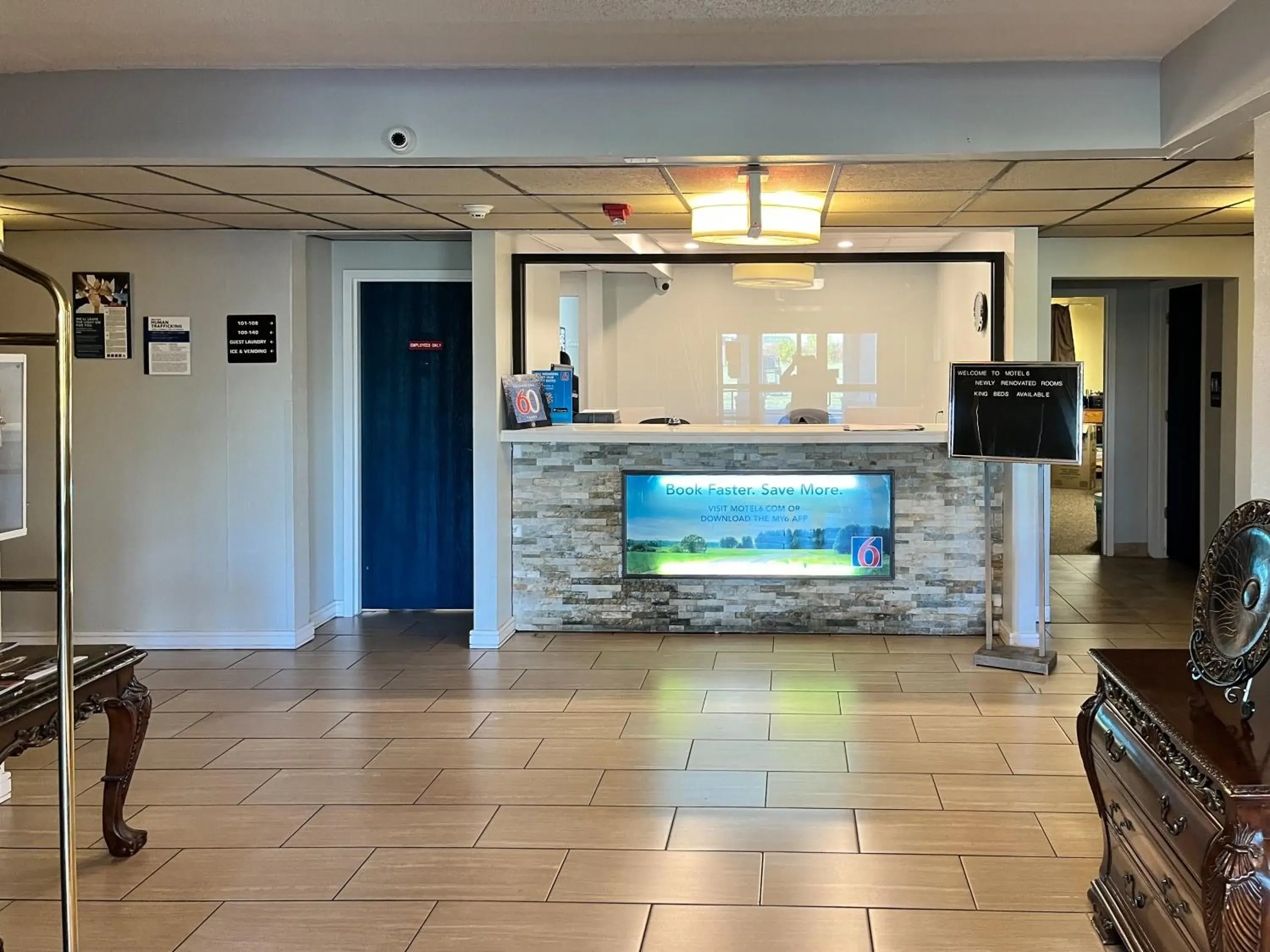 Lobby or reception in Studio 6 Suites Springfield, OH Lobby or reception in Studio 6 Suites Springfield, OH