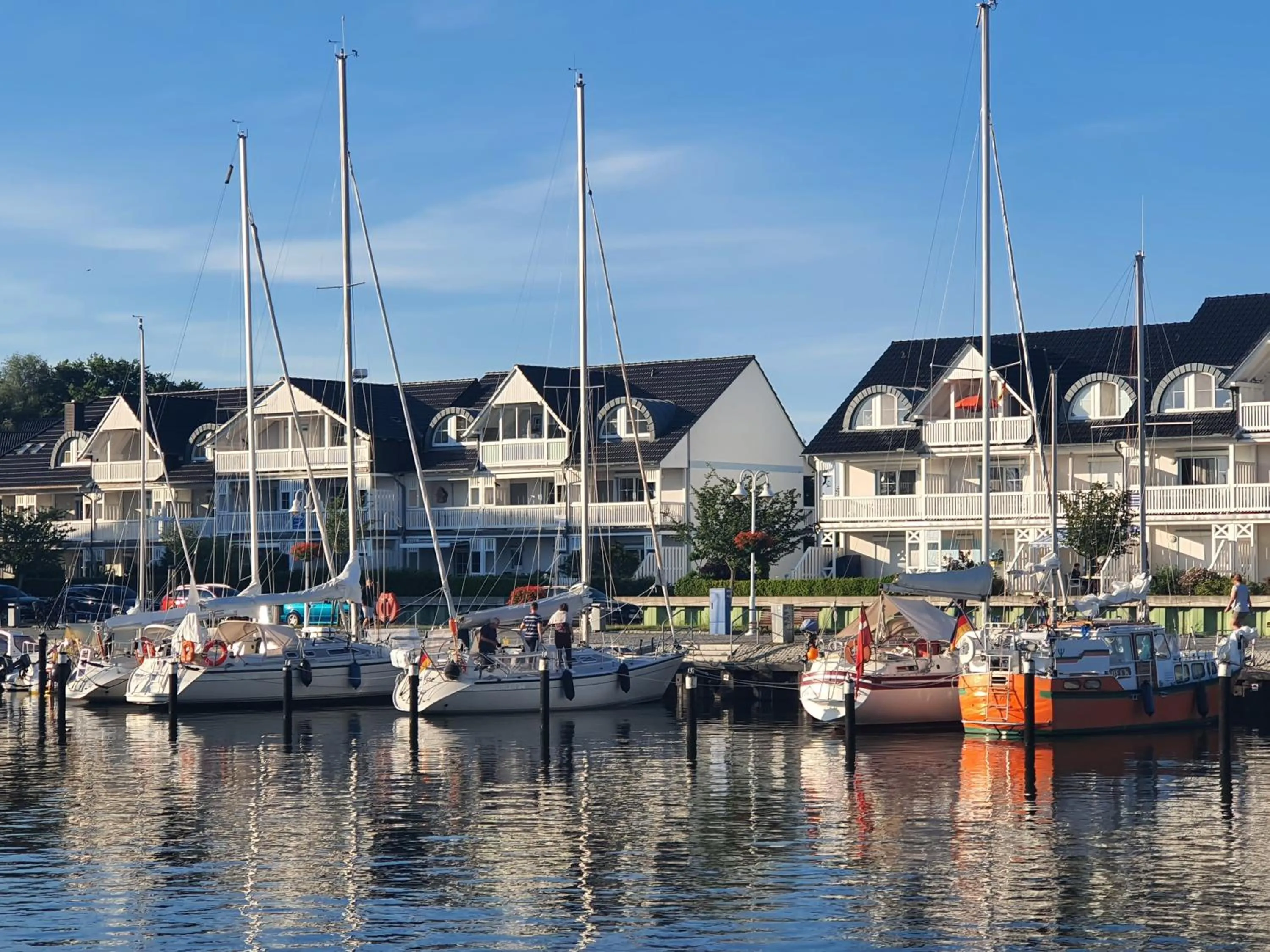 Property building in Hafenkiek 55 exklusiv wohnen am Yachthafen