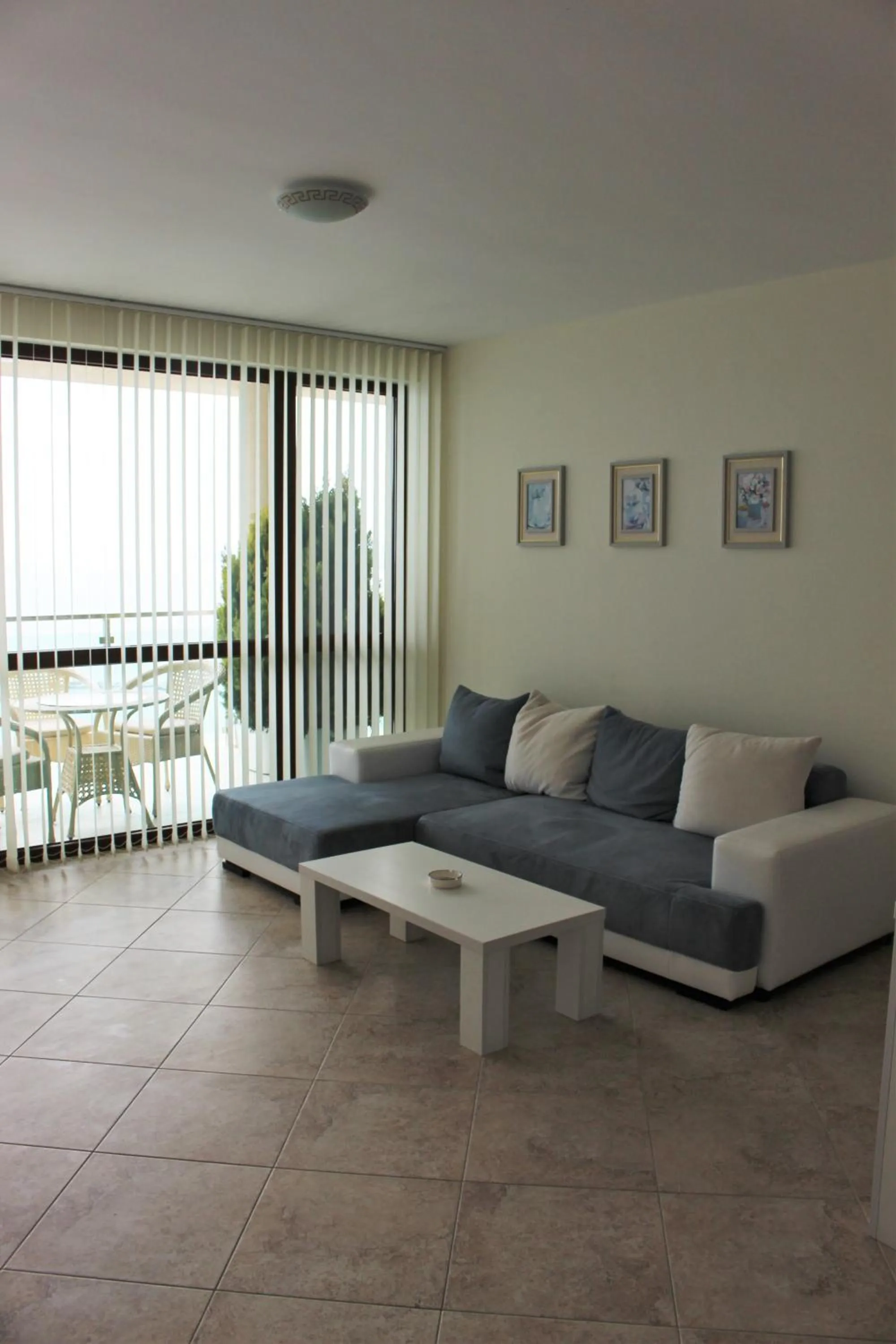 Photo of the whole room in Calithea Complex