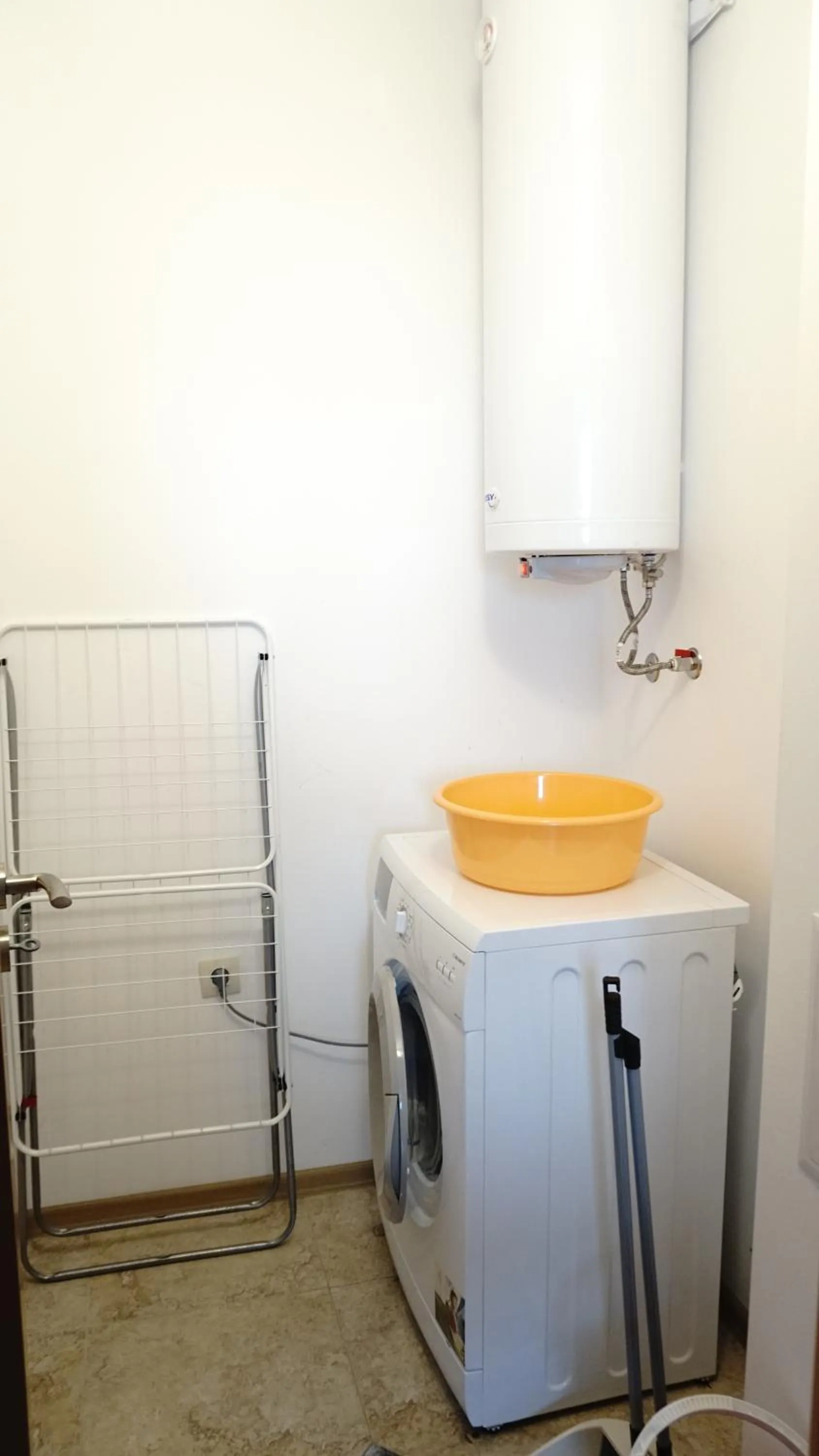 washing machine in Calithea Complex