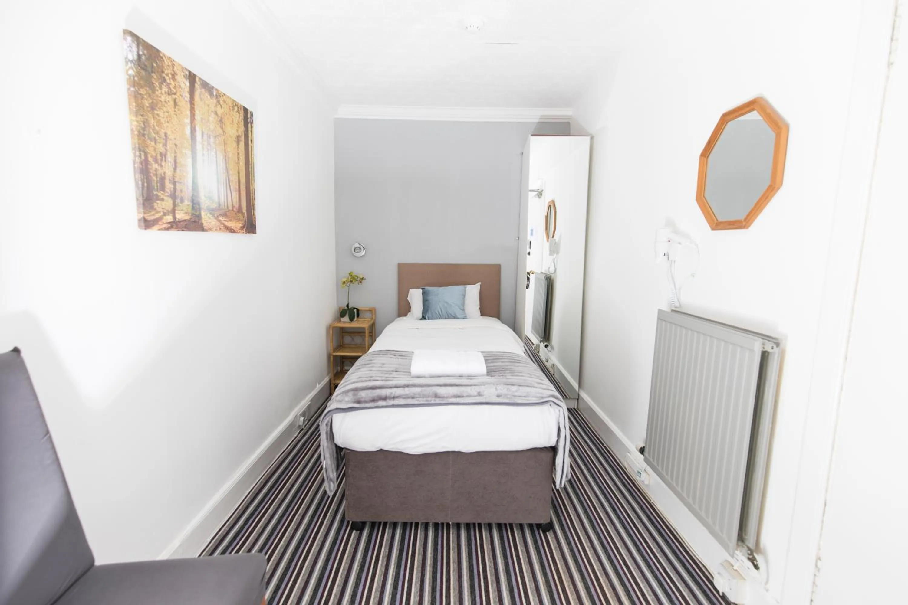 Bedroom, Bed in Edinburgh Rays Guest House