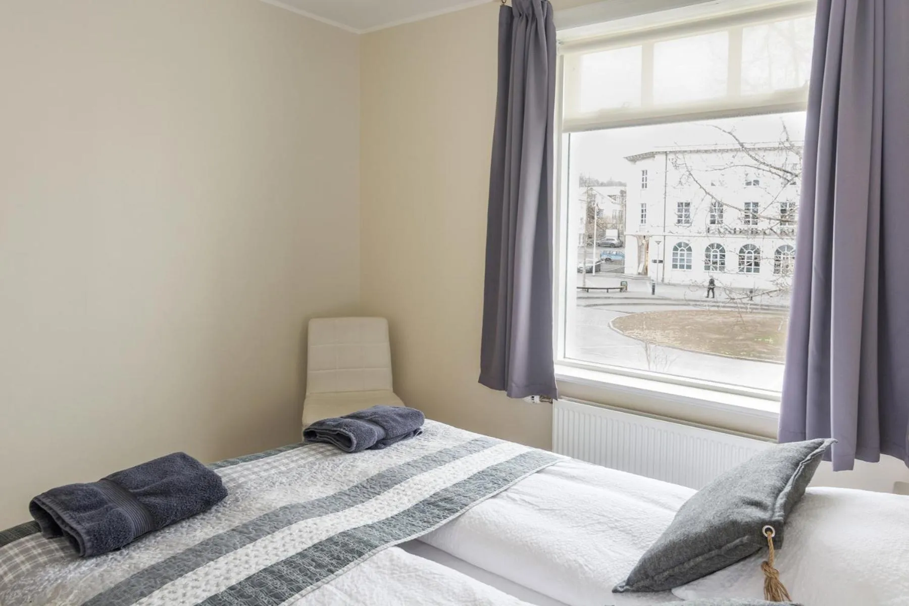 Bedroom, Bed in Acco Town Square Apartments