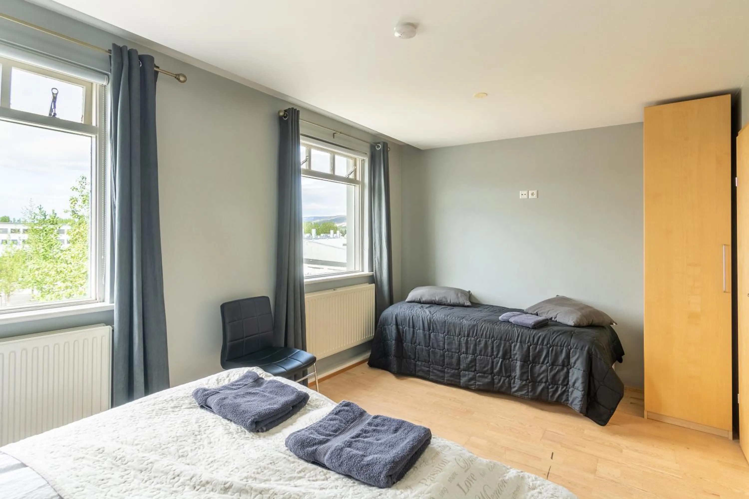 Bedroom, Bed in Acco Town Square Apartments