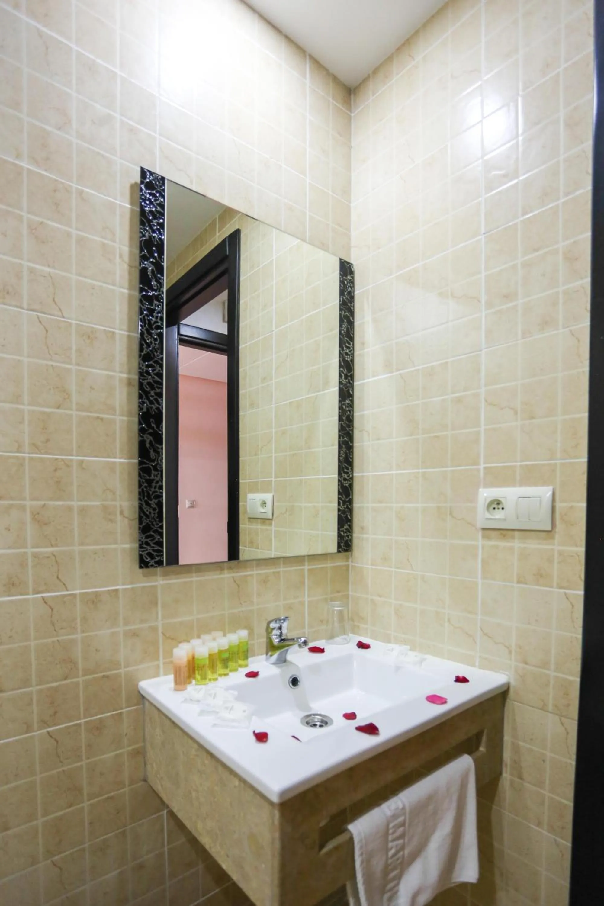 Bathroom in Hôtel Suite Martil