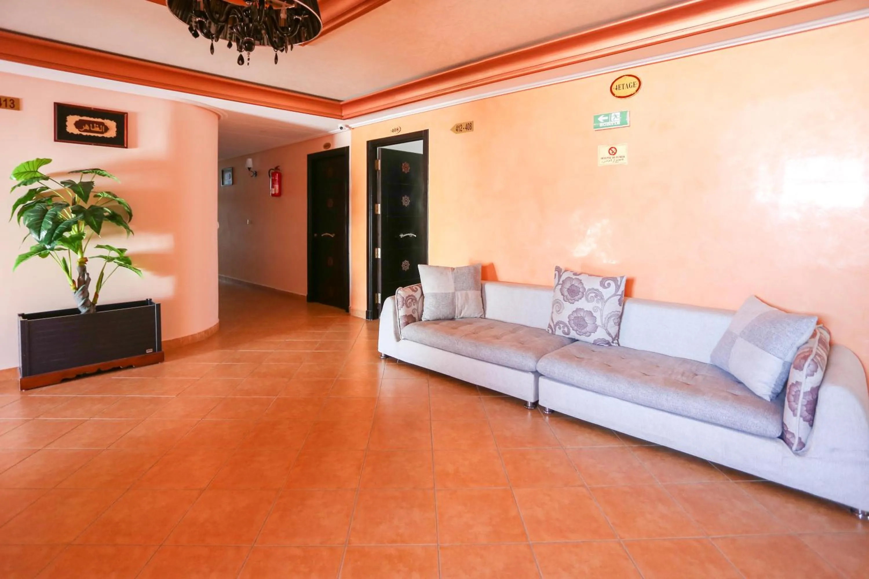 Living room in Hôtel Suite Martil