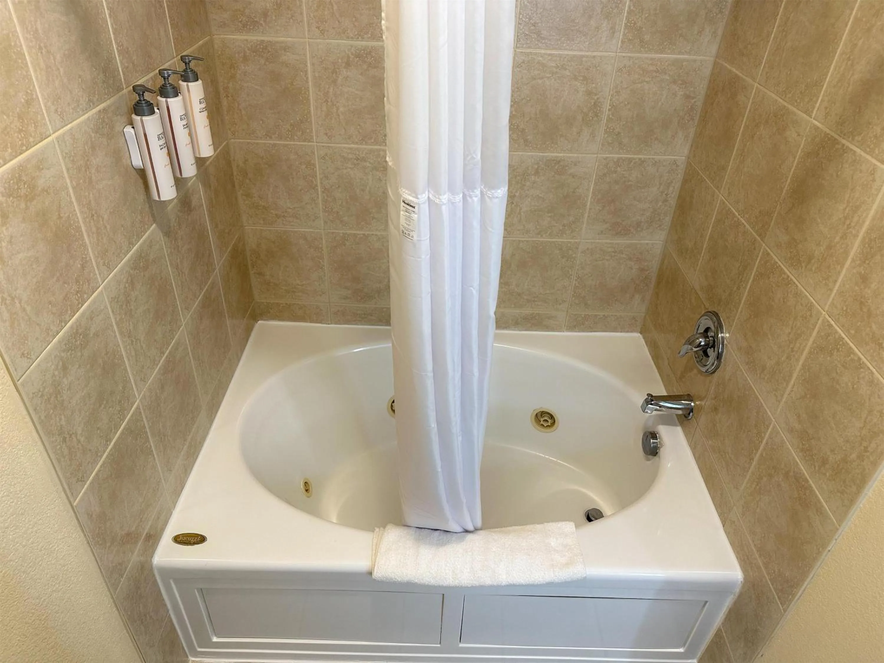 Photo of the whole room in Sonesta Essential Hotels Overland Park