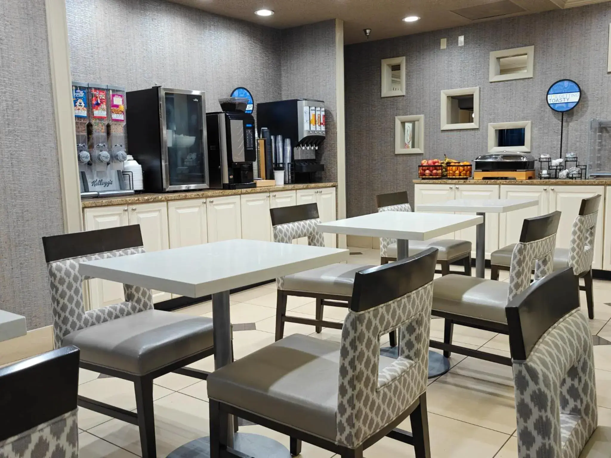 Breakfast in Sonesta Essential Hotels Overland Park Breakfast in Sonesta Essential Hotels Overland Park