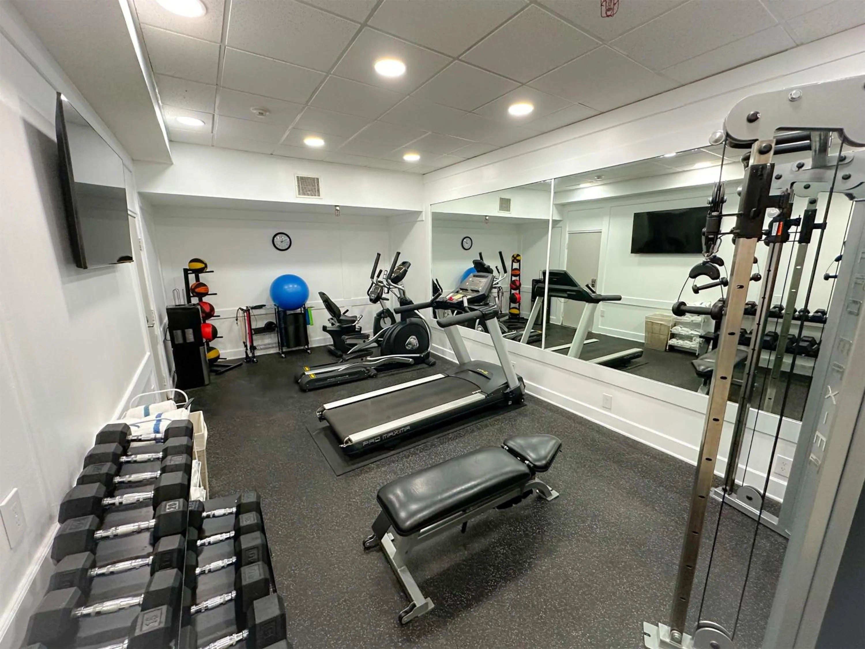 Fitness centre/facilities in Sonesta Essential Hotels Overland Park