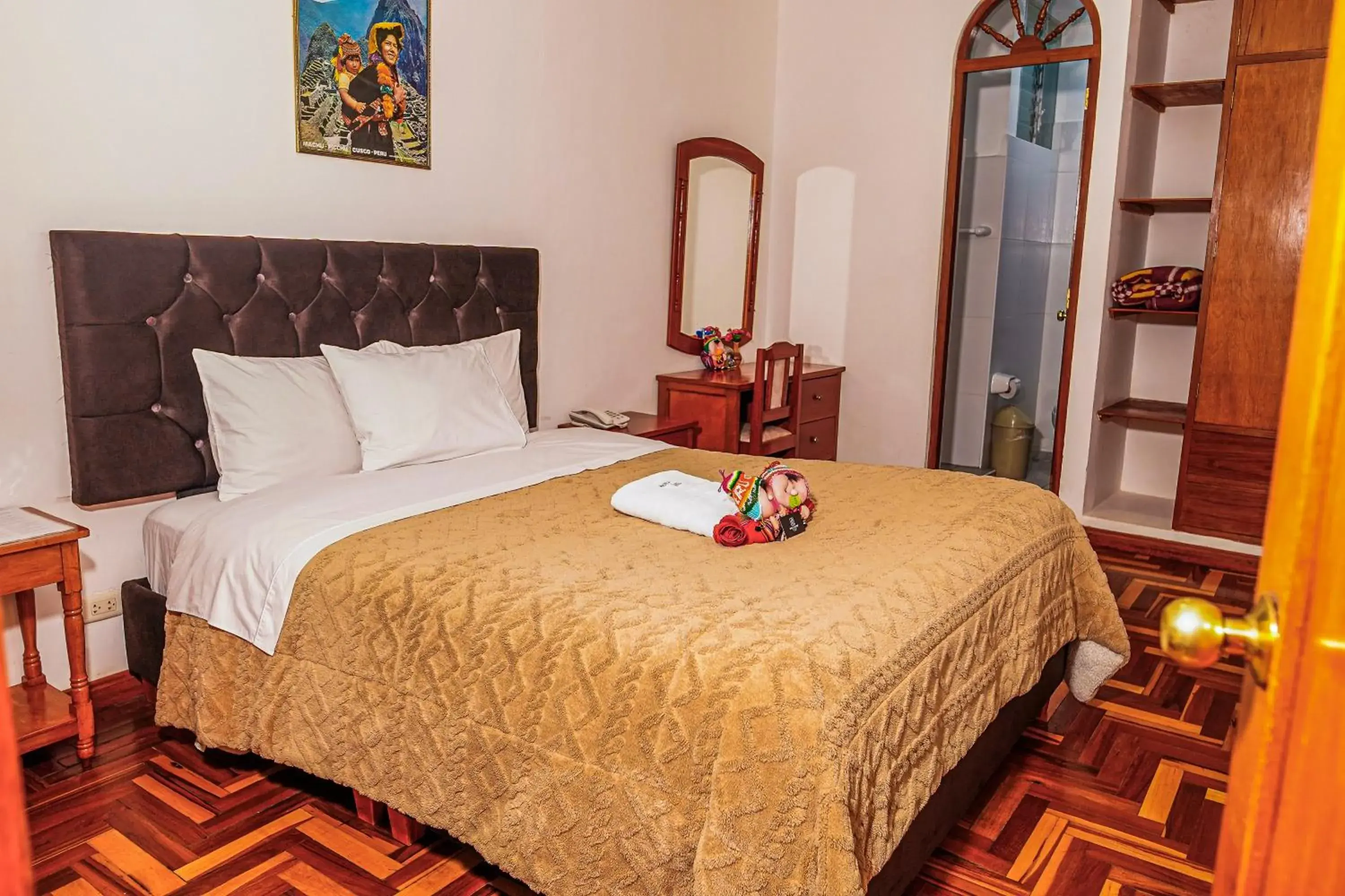 Deluxe Queen Room in Inkas Peru Hostal Deluxe Queen Room in Inkas Peru Hostal