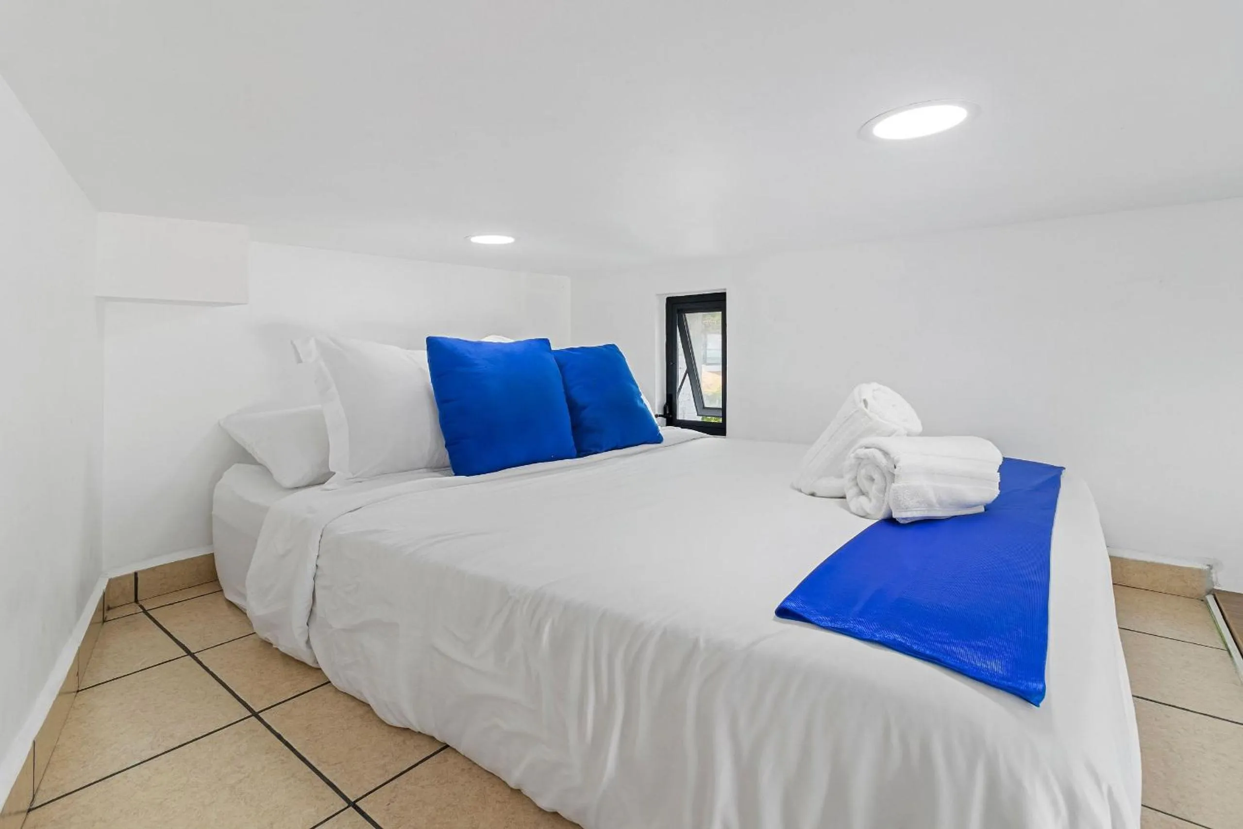 Studio Apartment with Sea View in Monyxbnb at Zoho Skies