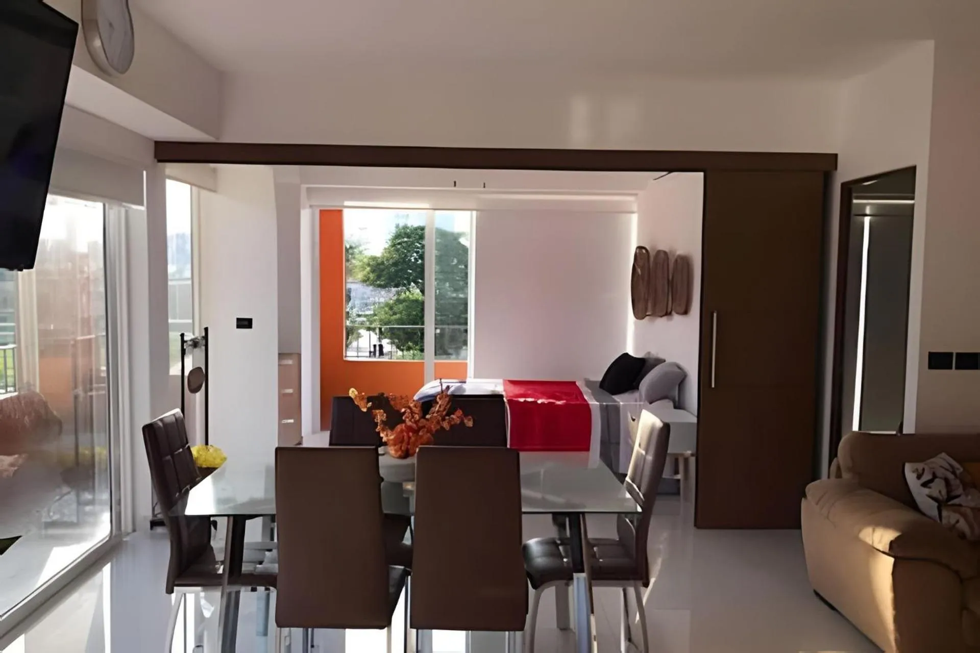 Dining area in Monyxbnb at Zoho Skies