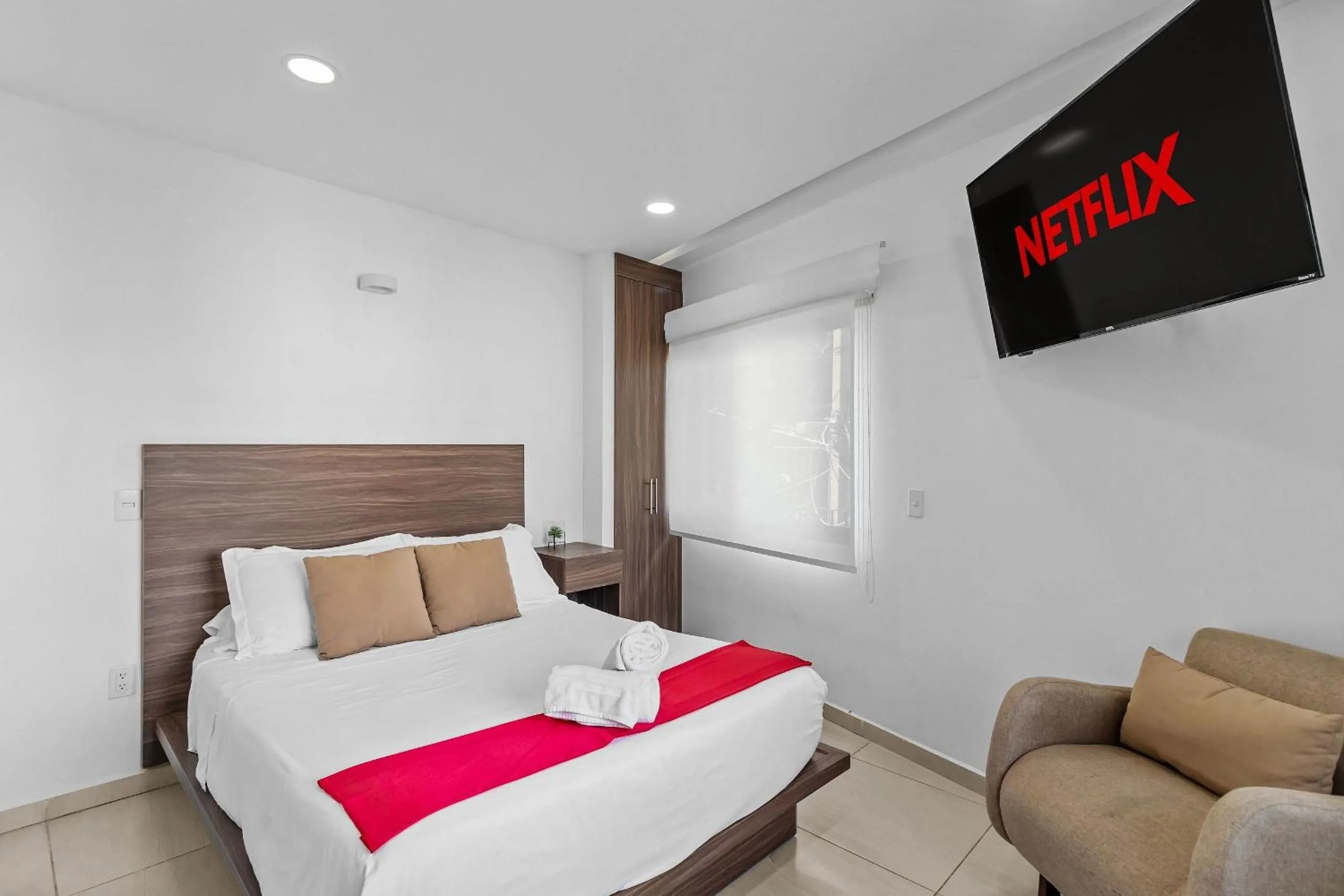 Two-Bedroom Apartment with Balcony in Monyxbnb at Zoho Skies