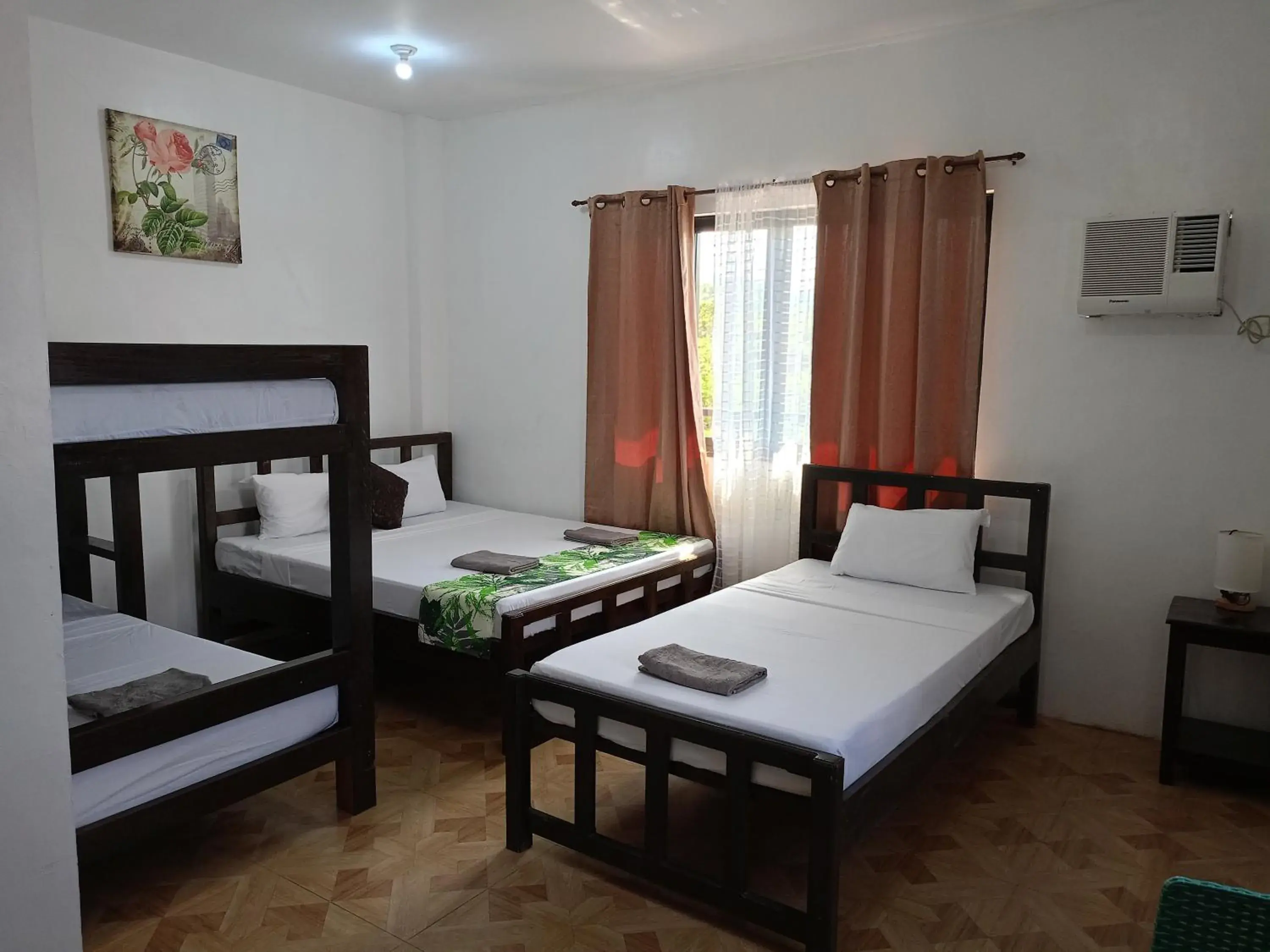 Bed in Alec Lodge Bed in Alec Lodge