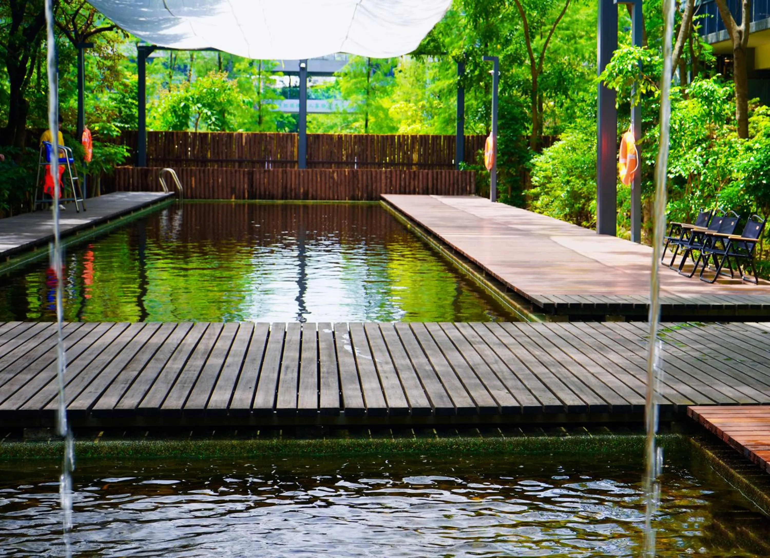 Swimming pool in Taihua Wutong Hotel