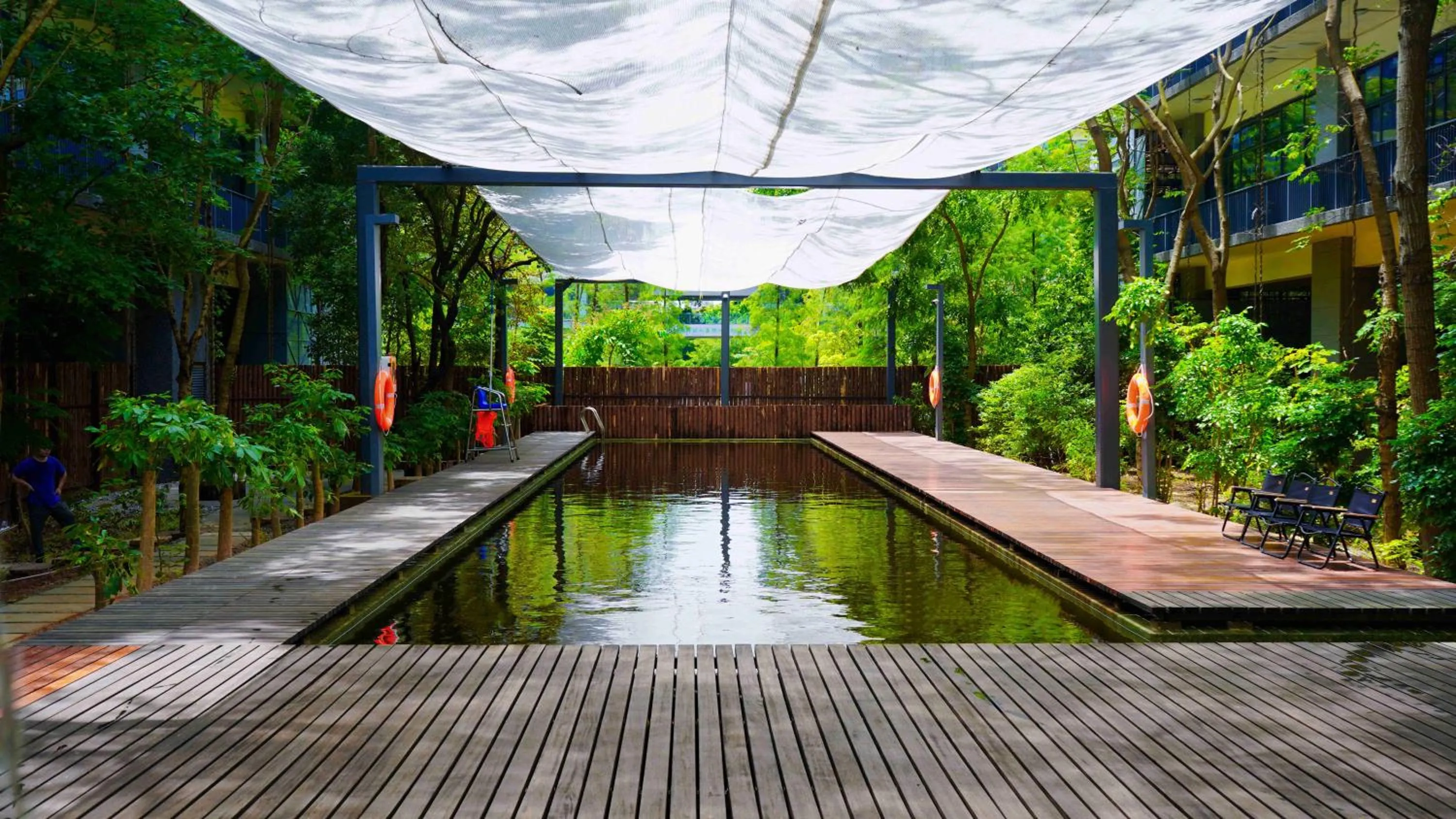 Swimming pool in Taihua Wutong Hotel