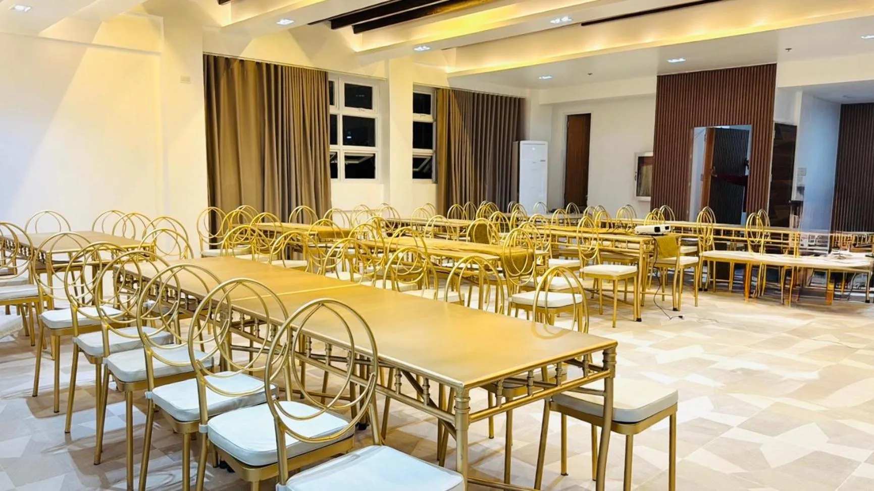Banquet/Function facilities in Upgrace Inn