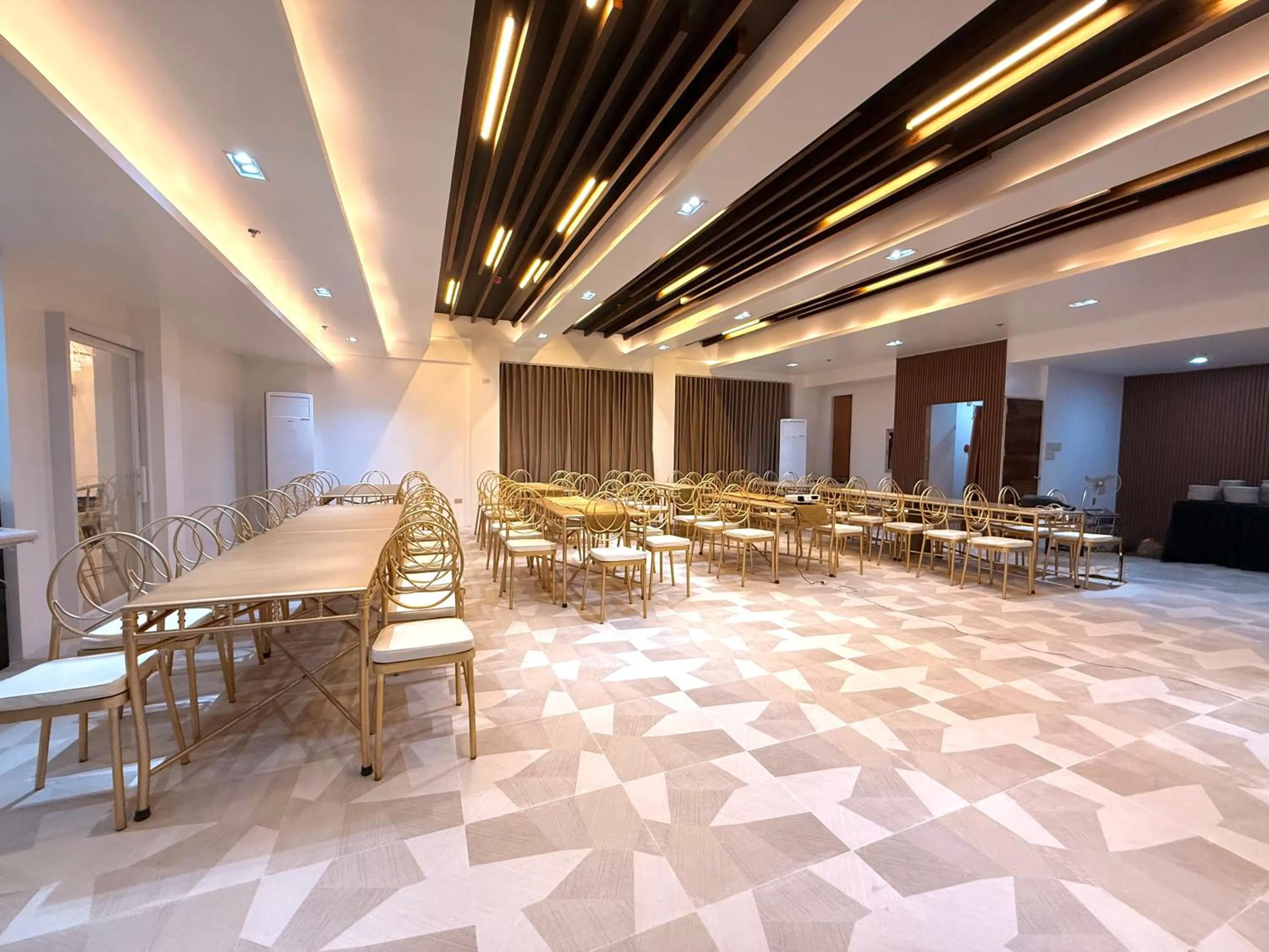 Banquet/Function facilities in Upgrace Inn