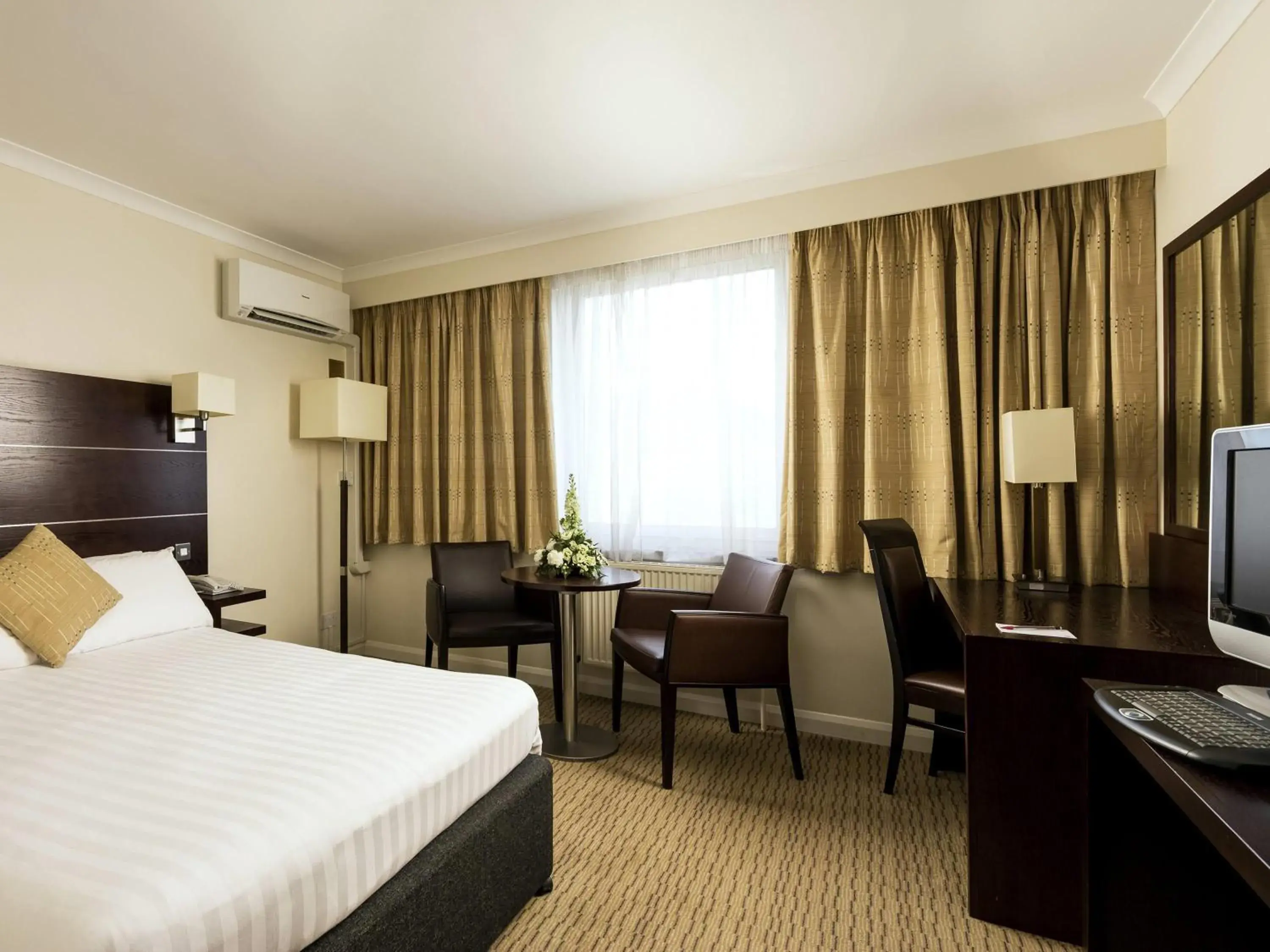 Classic Double Room in Mercure Norwich Hotel Classic Double Room in Mercure Norwich Hotel