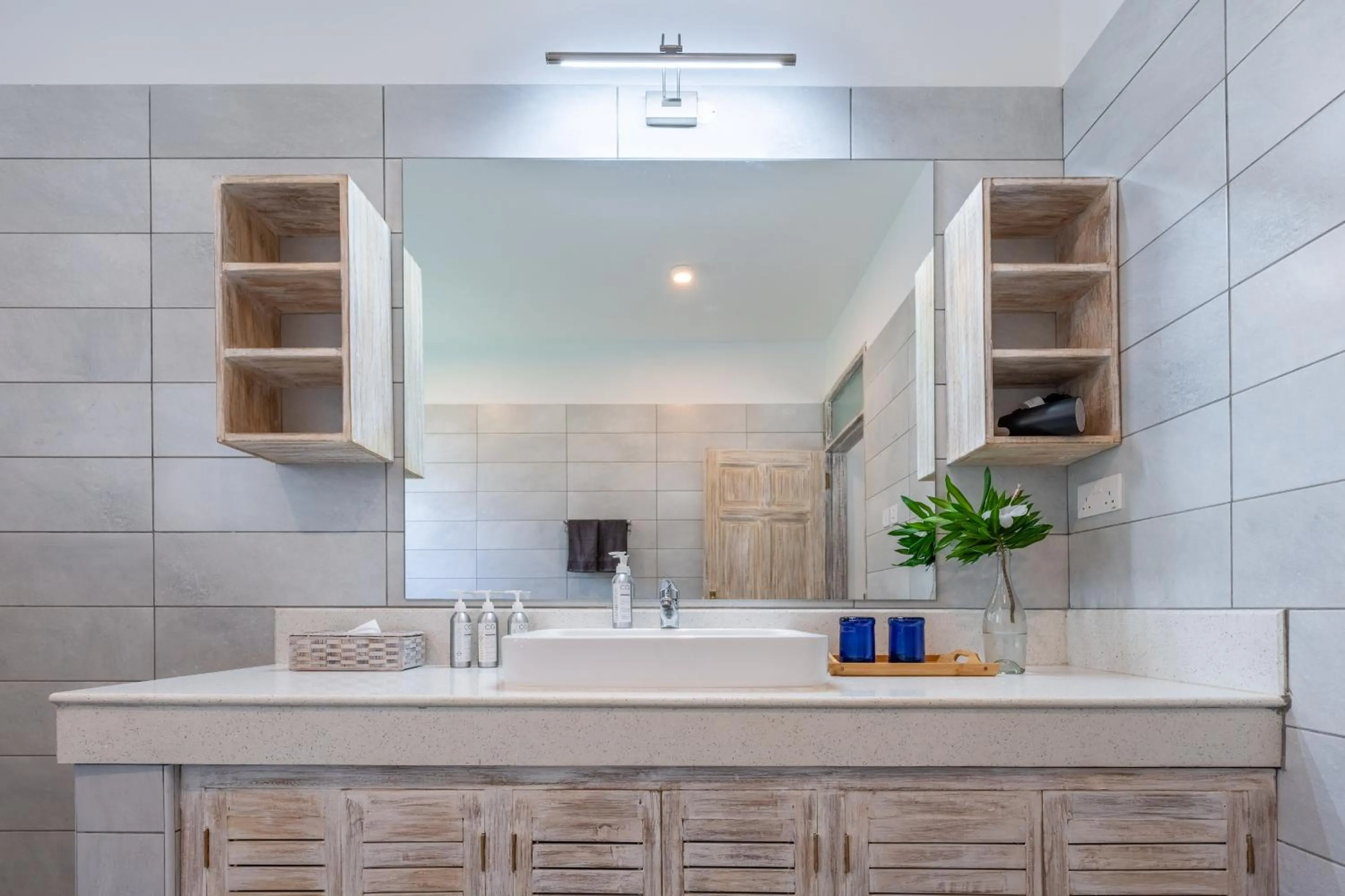 Bathroom in Hibiscus